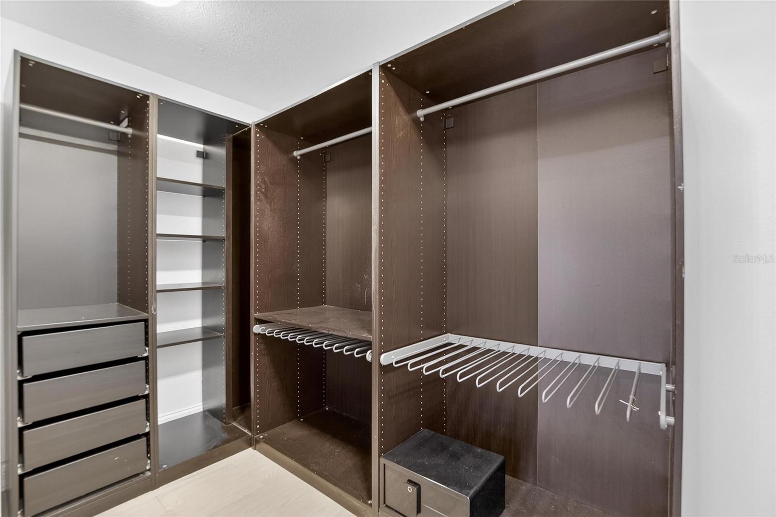 DAVIS ISLANDS PB10 PG52 TO 57 - Residential Lease