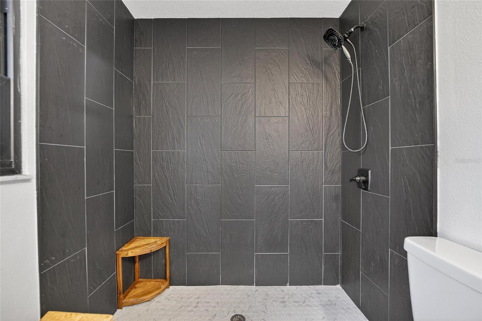 DAVIS ISLANDS PB10 PG52 TO 57 - Residential Lease