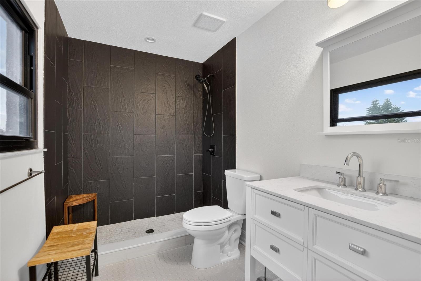 DAVIS ISLANDS PB10 PG52 TO 57 - Residential Lease