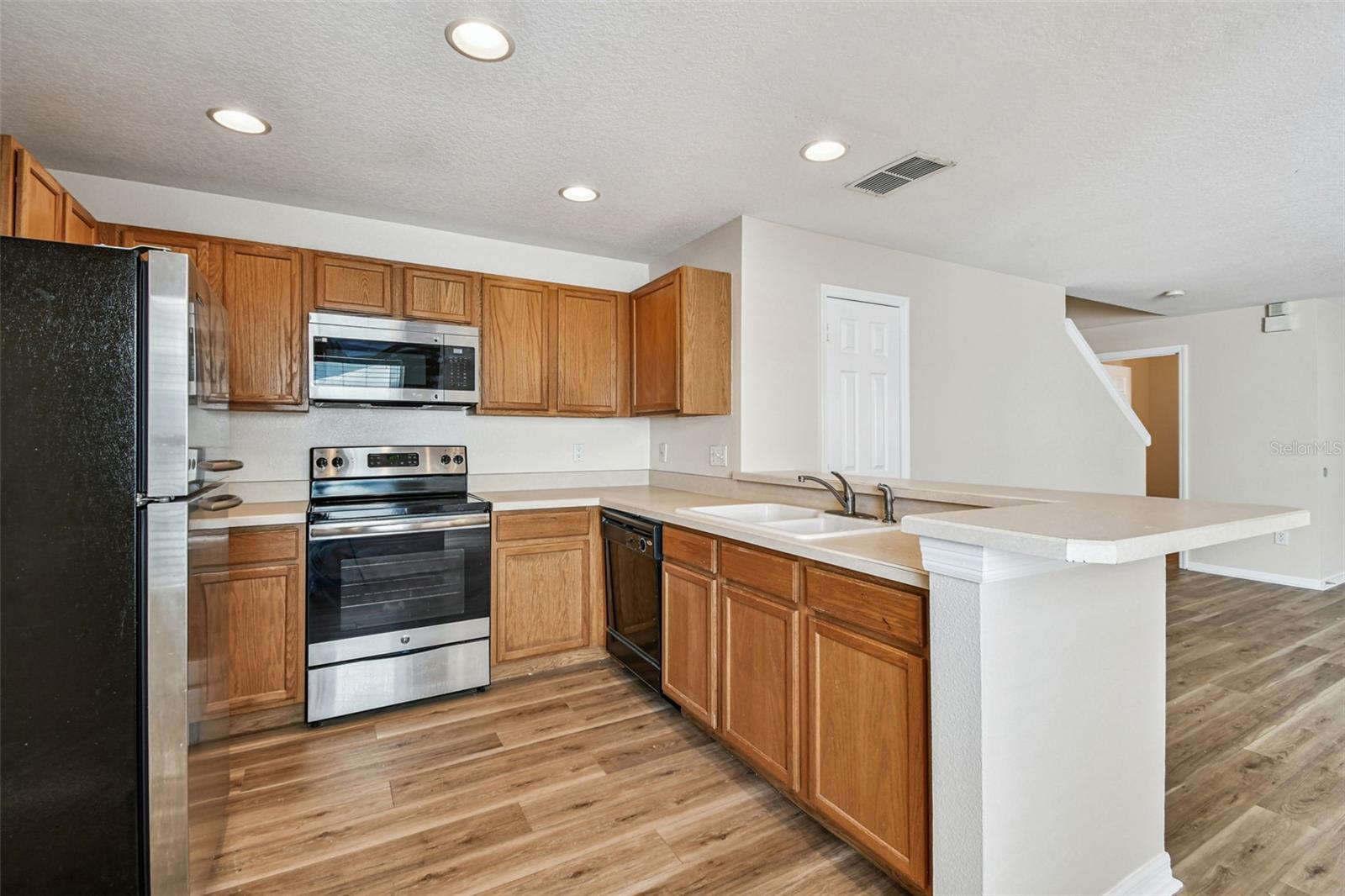 AVALON PARK VILLAGE 06 - Residential