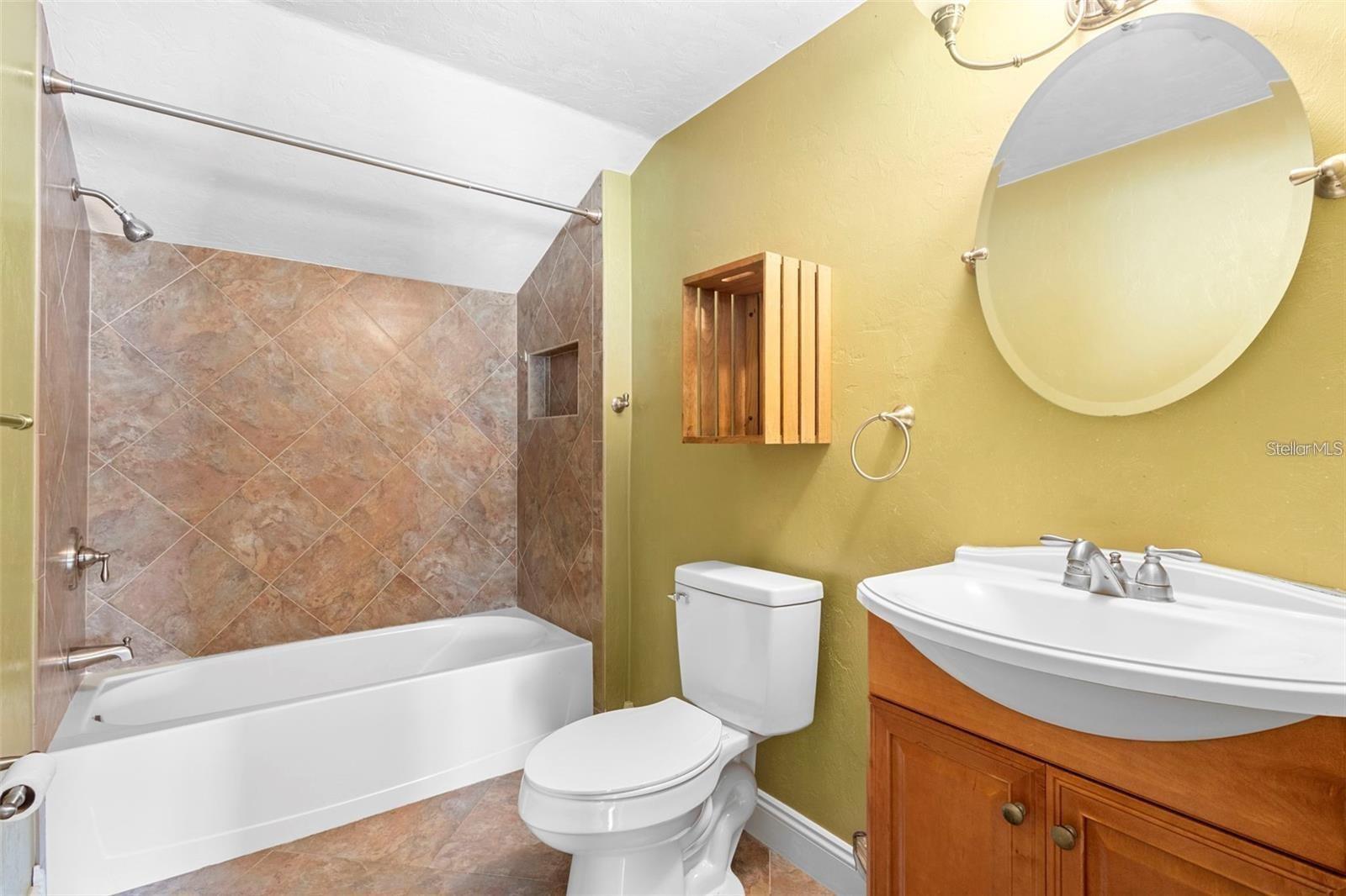 PINE HILLS BLKS 81-82 100 & 101 DELAND - Residential Lease