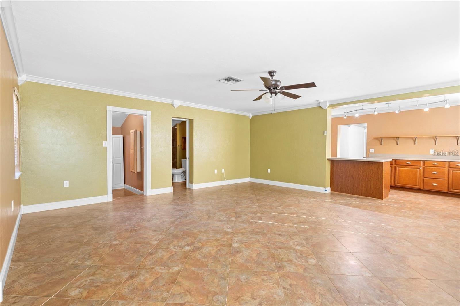 PINE HILLS BLKS 81-82 100 & 101 DELAND - Residential Lease