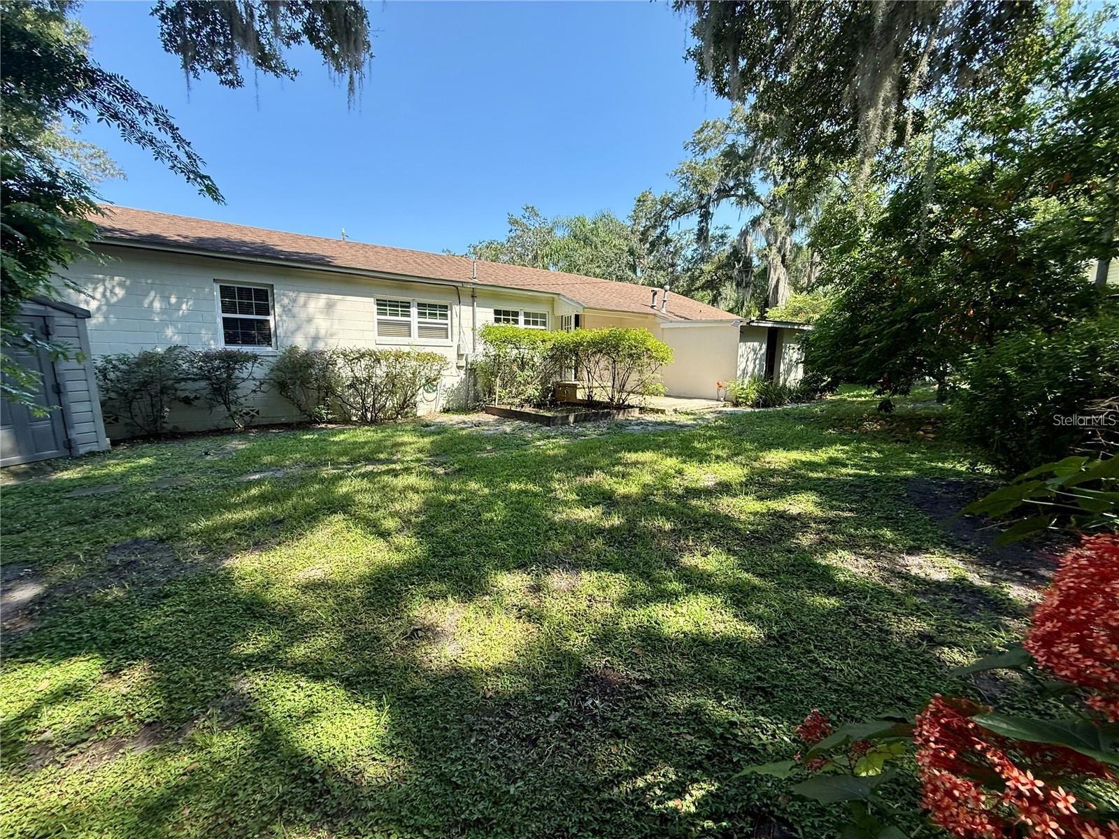 PINE HILLS BLKS 81-82 100 & 101 DELAND - Residential Lease