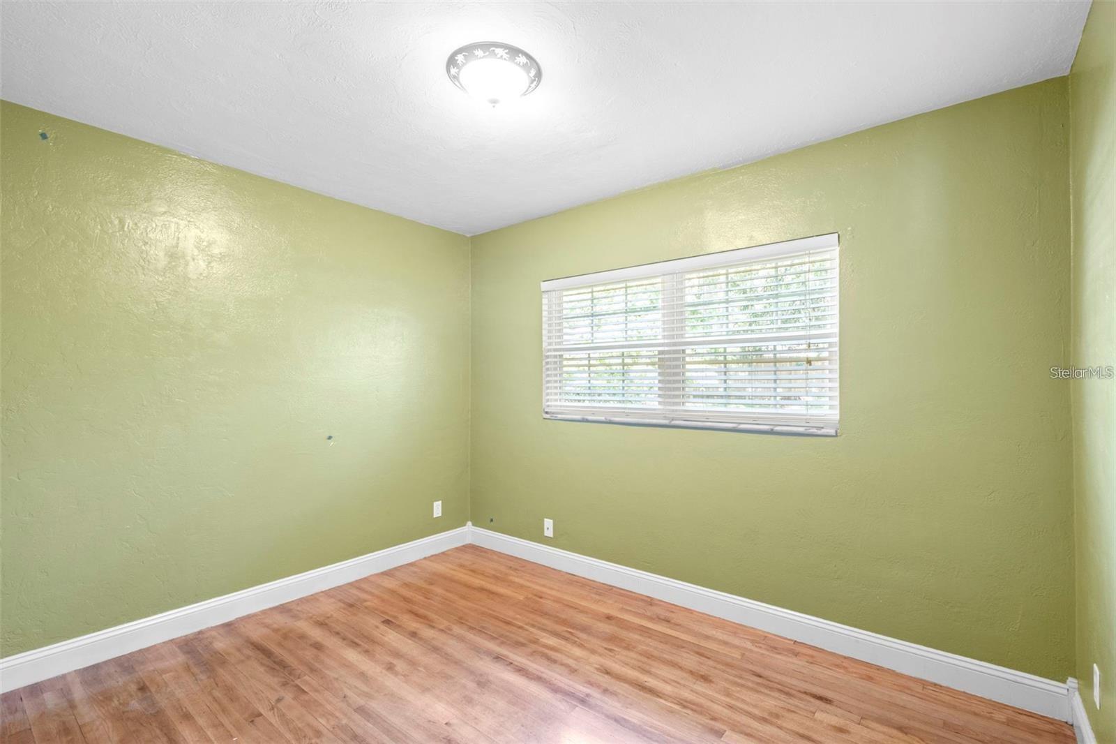 PINE HILLS BLKS 81-82 100 & 101 DELAND - Residential Lease