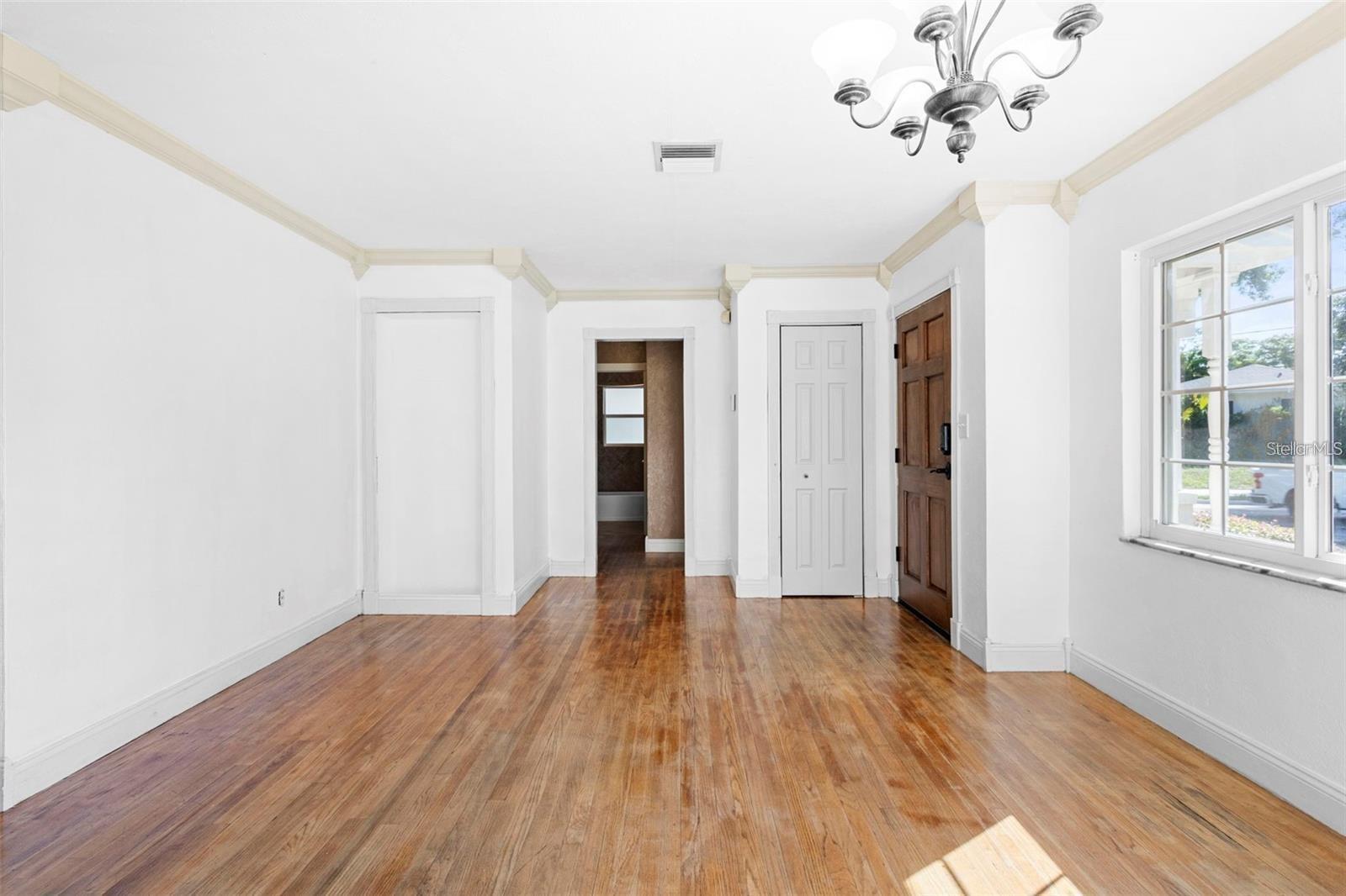 PINE HILLS BLKS 81-82 100 & 101 DELAND - Residential Lease