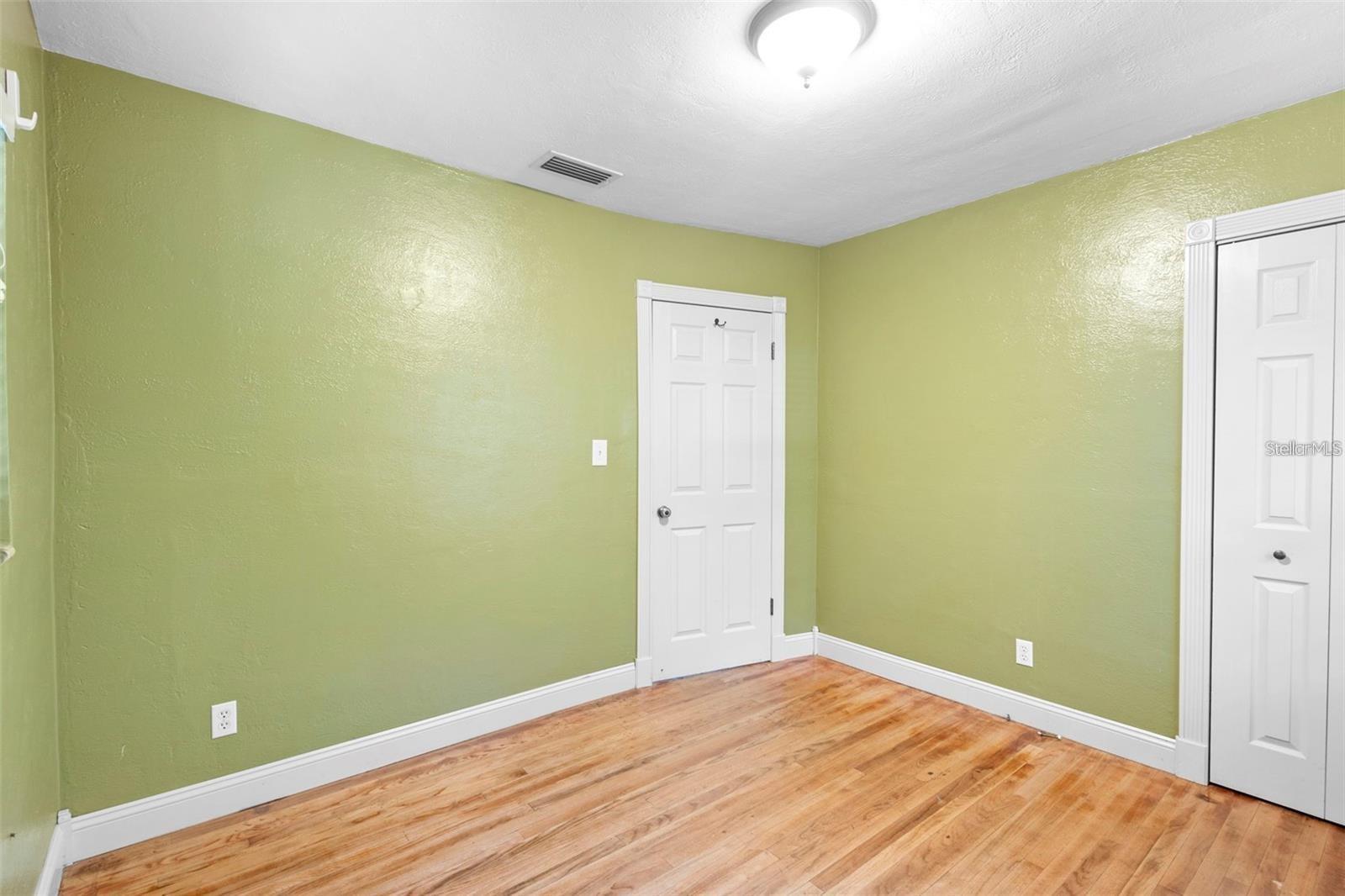 PINE HILLS BLKS 81-82 100 & 101 DELAND - Residential Lease