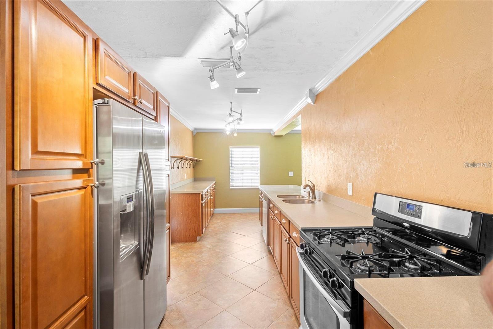 PINE HILLS BLKS 81-82 100 & 101 DELAND - Residential Lease