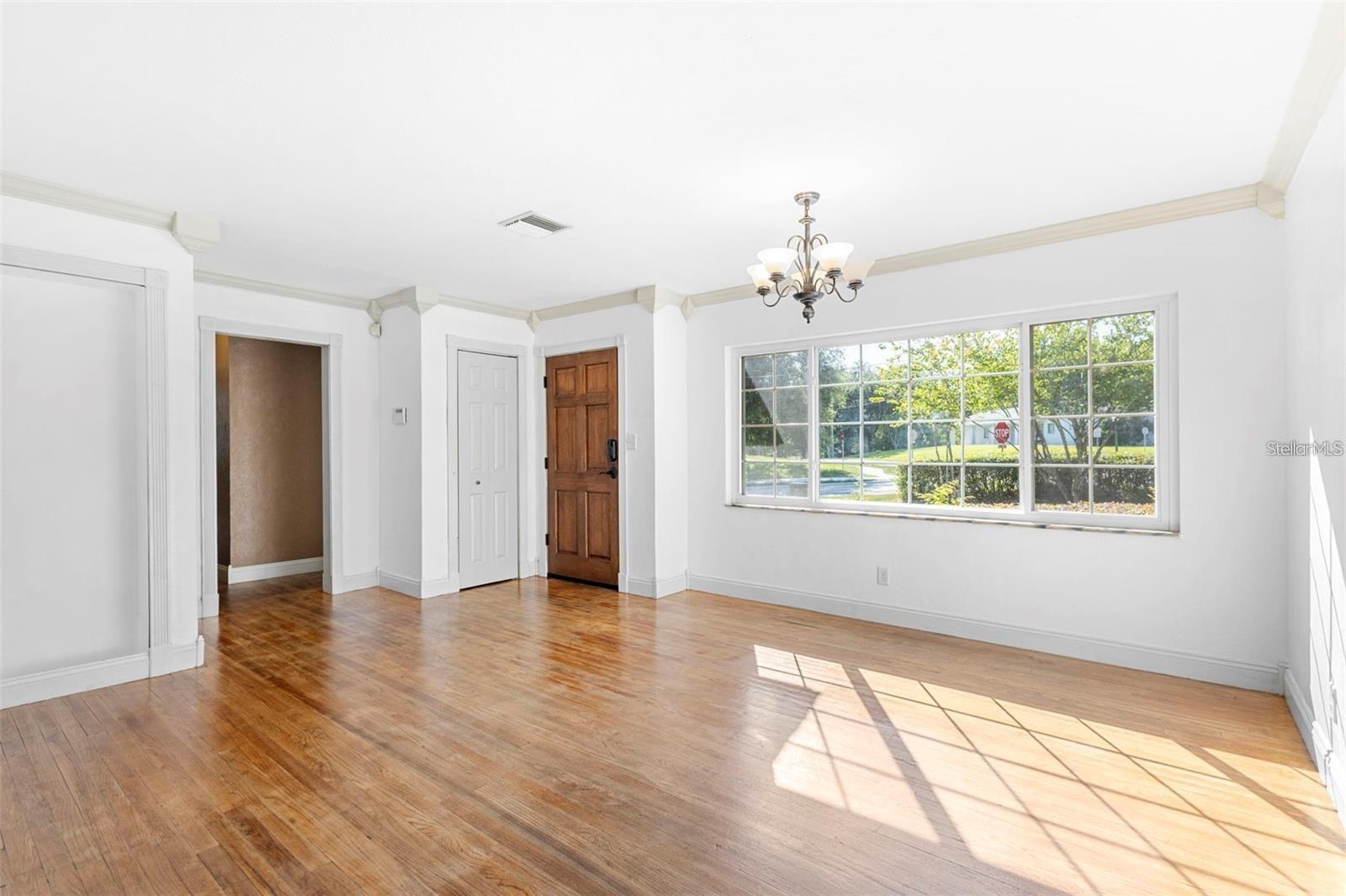 PINE HILLS BLKS 81-82 100 & 101 DELAND - Residential Lease