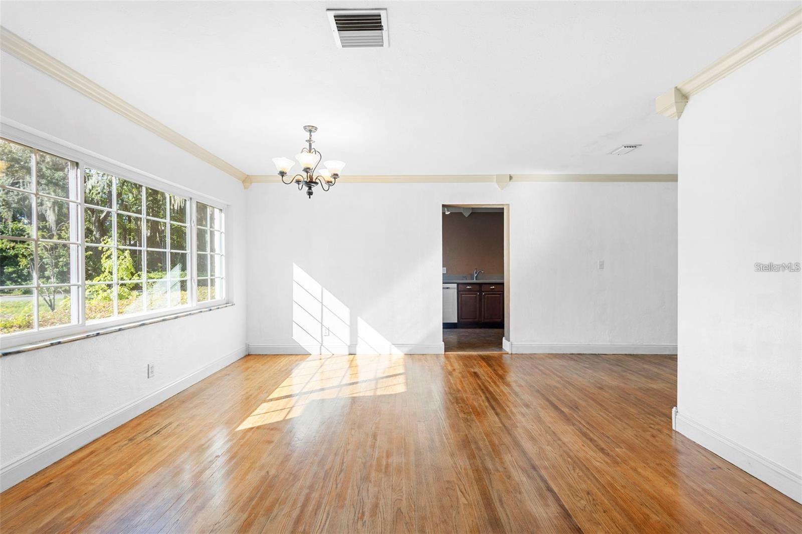 PINE HILLS BLKS 81-82 100 & 101 DELAND - Residential Lease