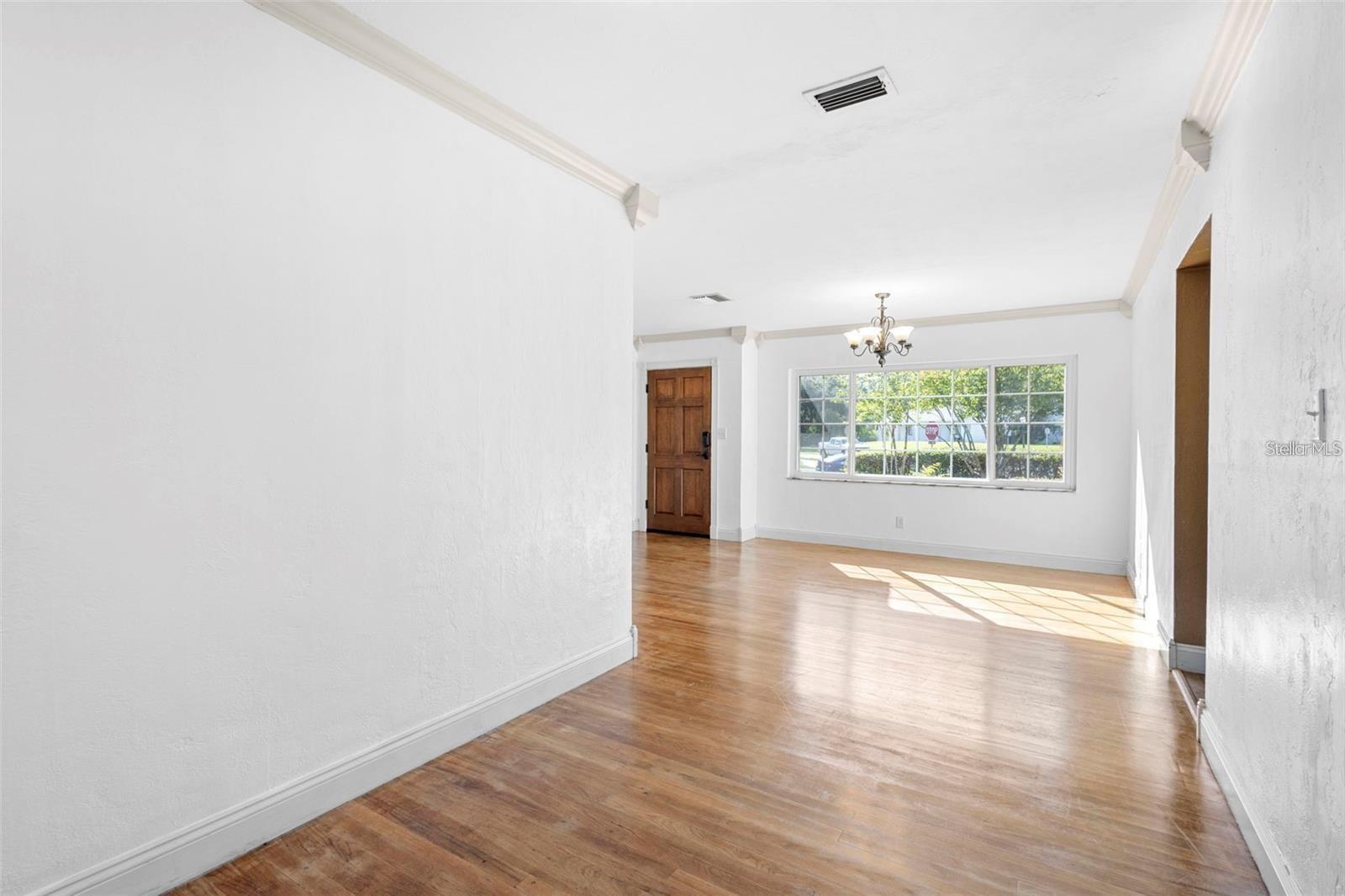 PINE HILLS BLKS 81-82 100 & 101 DELAND - Residential Lease