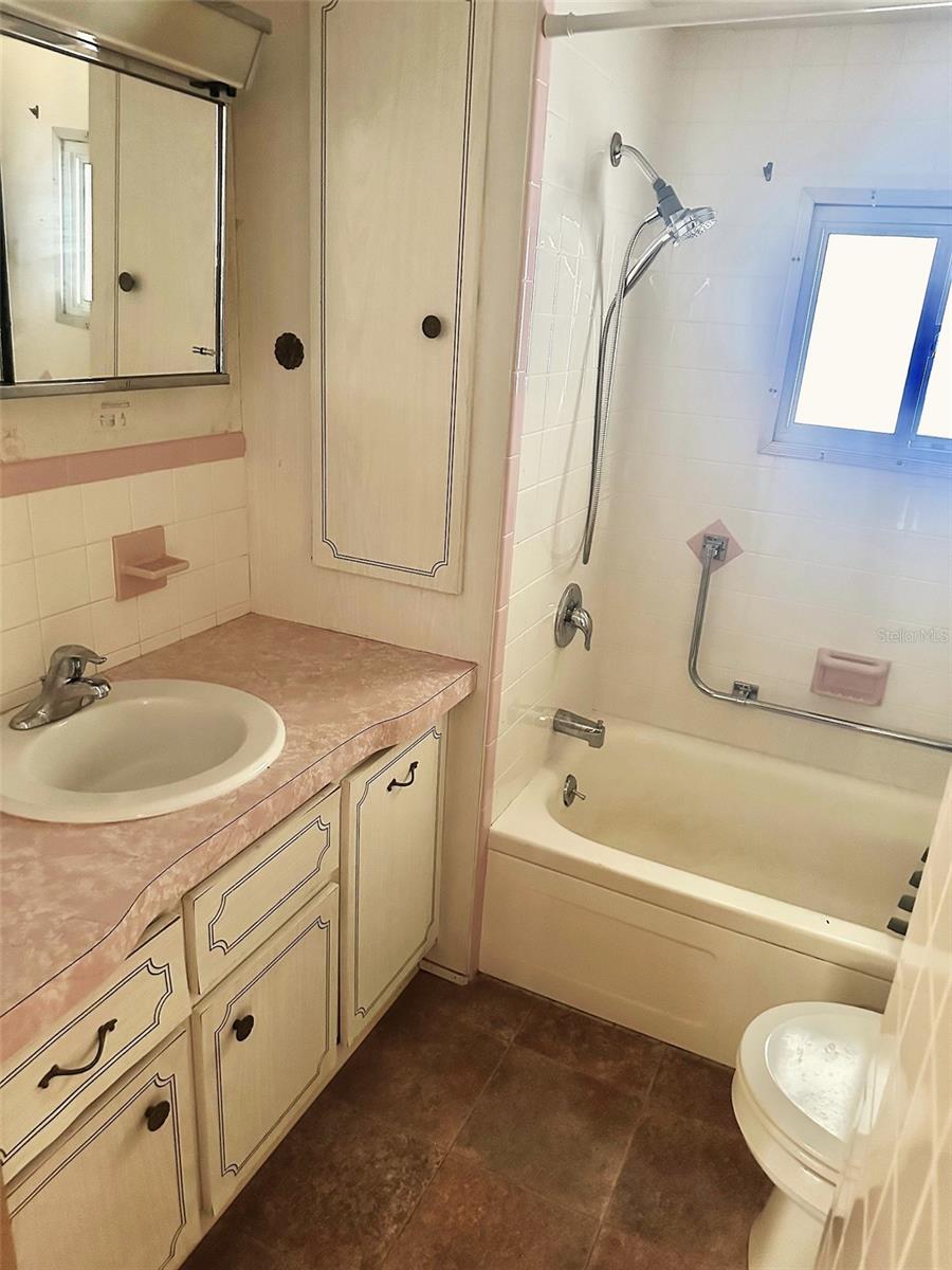 COLONIAL VILLAGE MOBILE HOME PARK CO-OP UNREC - Residential