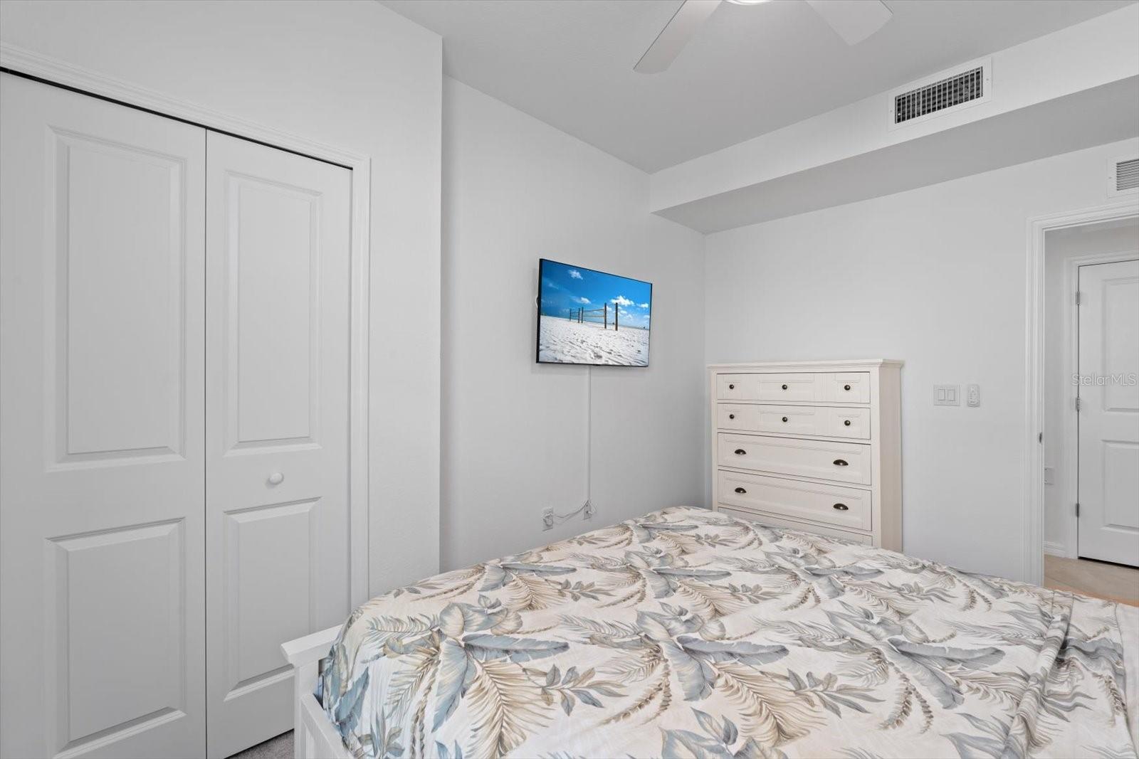 WELLEN PARK GOLF AND COUNTRY CLUB - Residential Lease