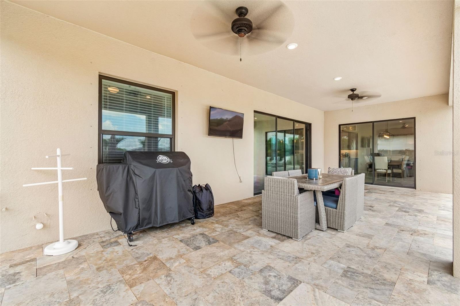 ESTANCIA-REVELLO - Residential
