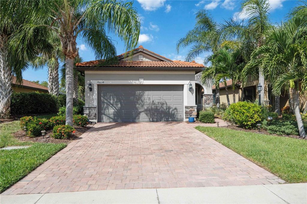 Photo of 16654 Blackwater Terrace, Bradenton, FL 34202 (MLS # A4683384)