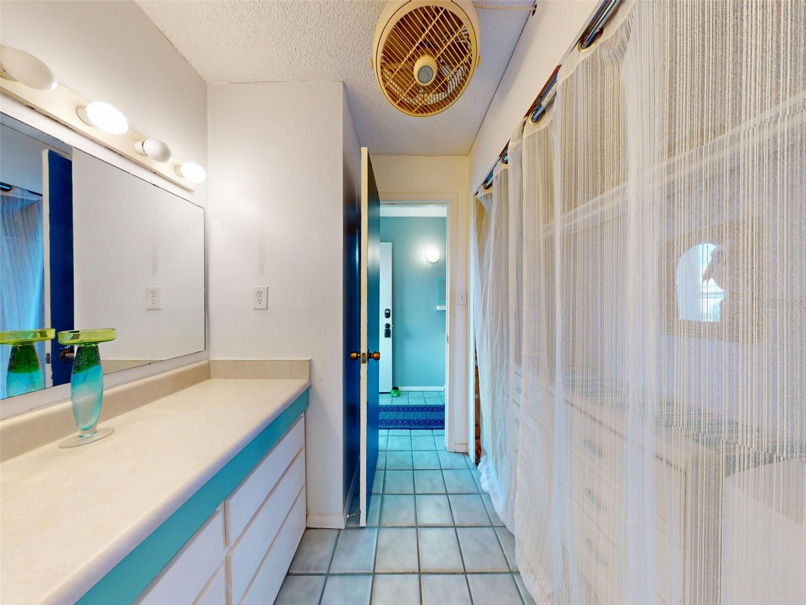 MARINERS COVE CONDO - Residential