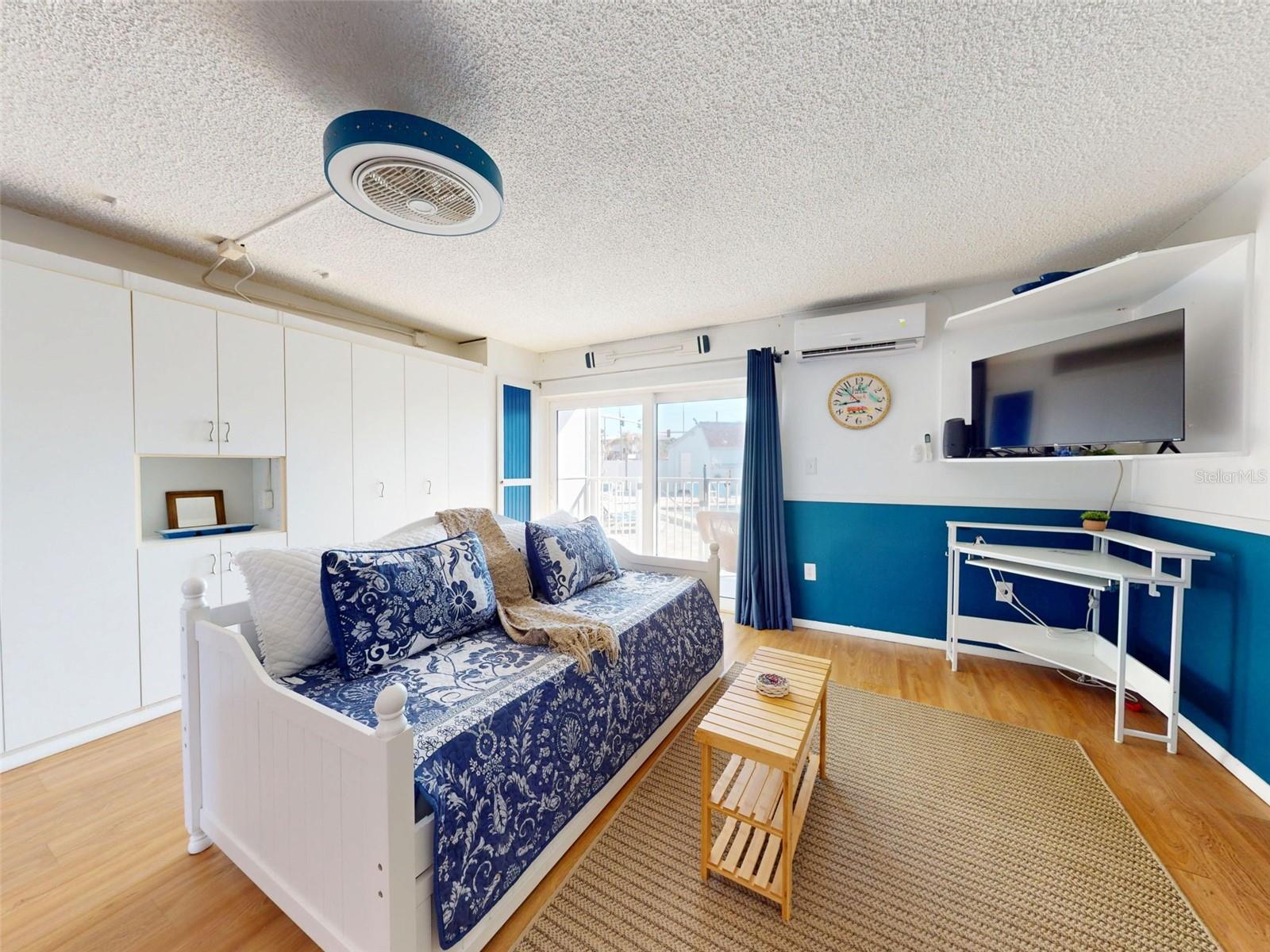 MARINERS COVE CONDO - Residential