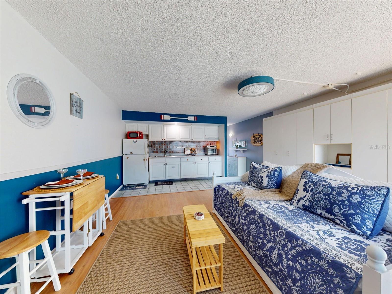 MARINERS COVE CONDO - Residential