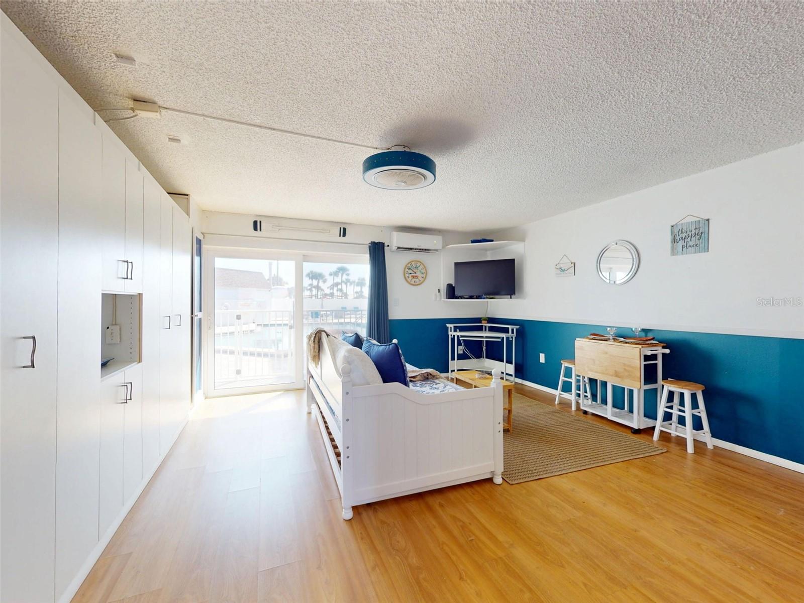 MARINERS COVE CONDO - Residential