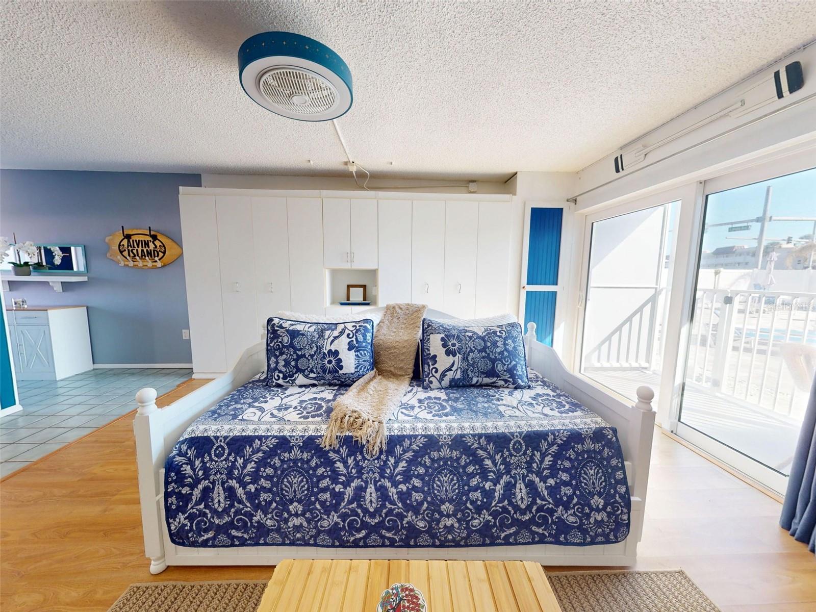 MARINERS COVE CONDO - Residential