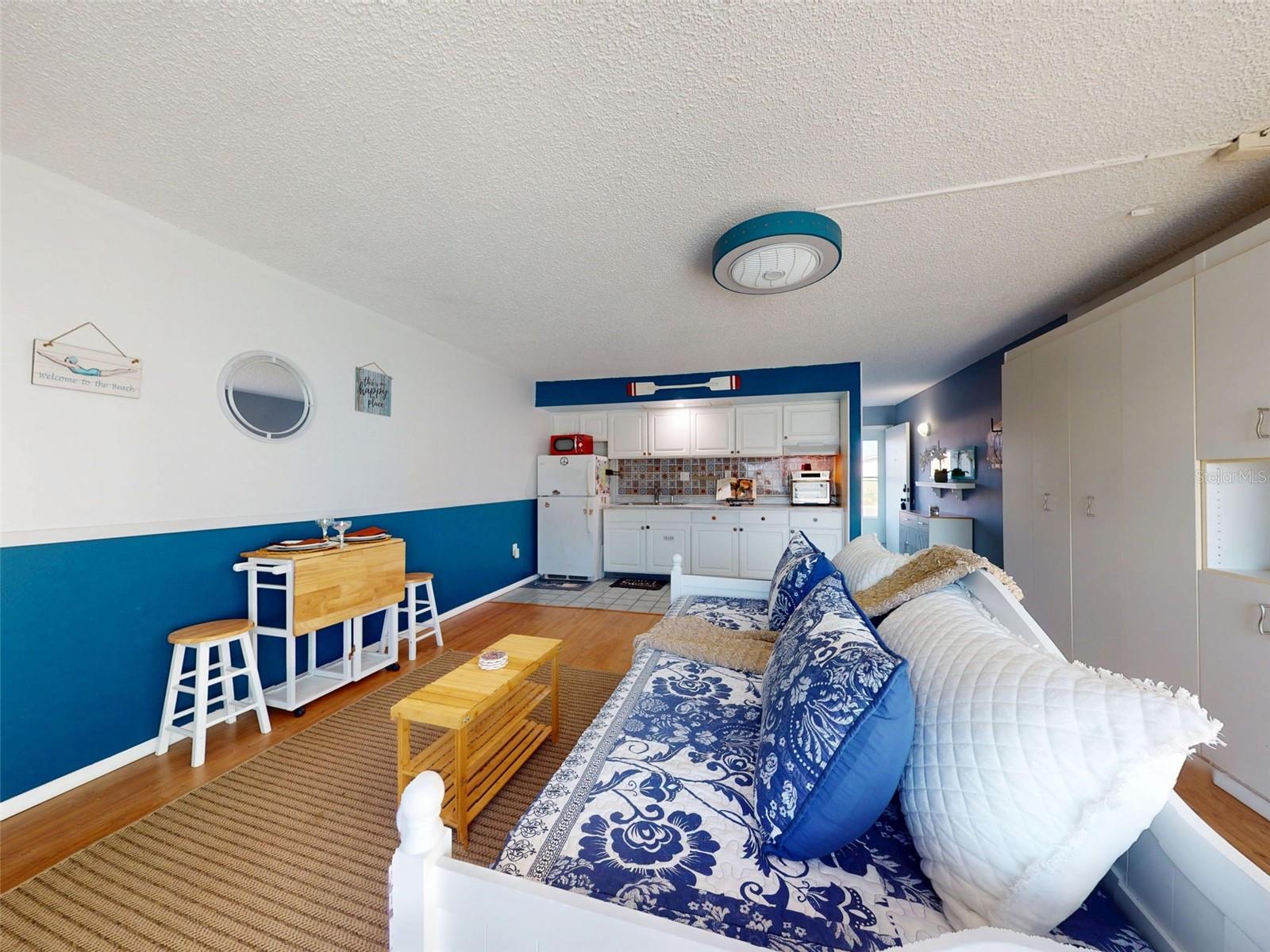 MARINERS COVE CONDO - Residential