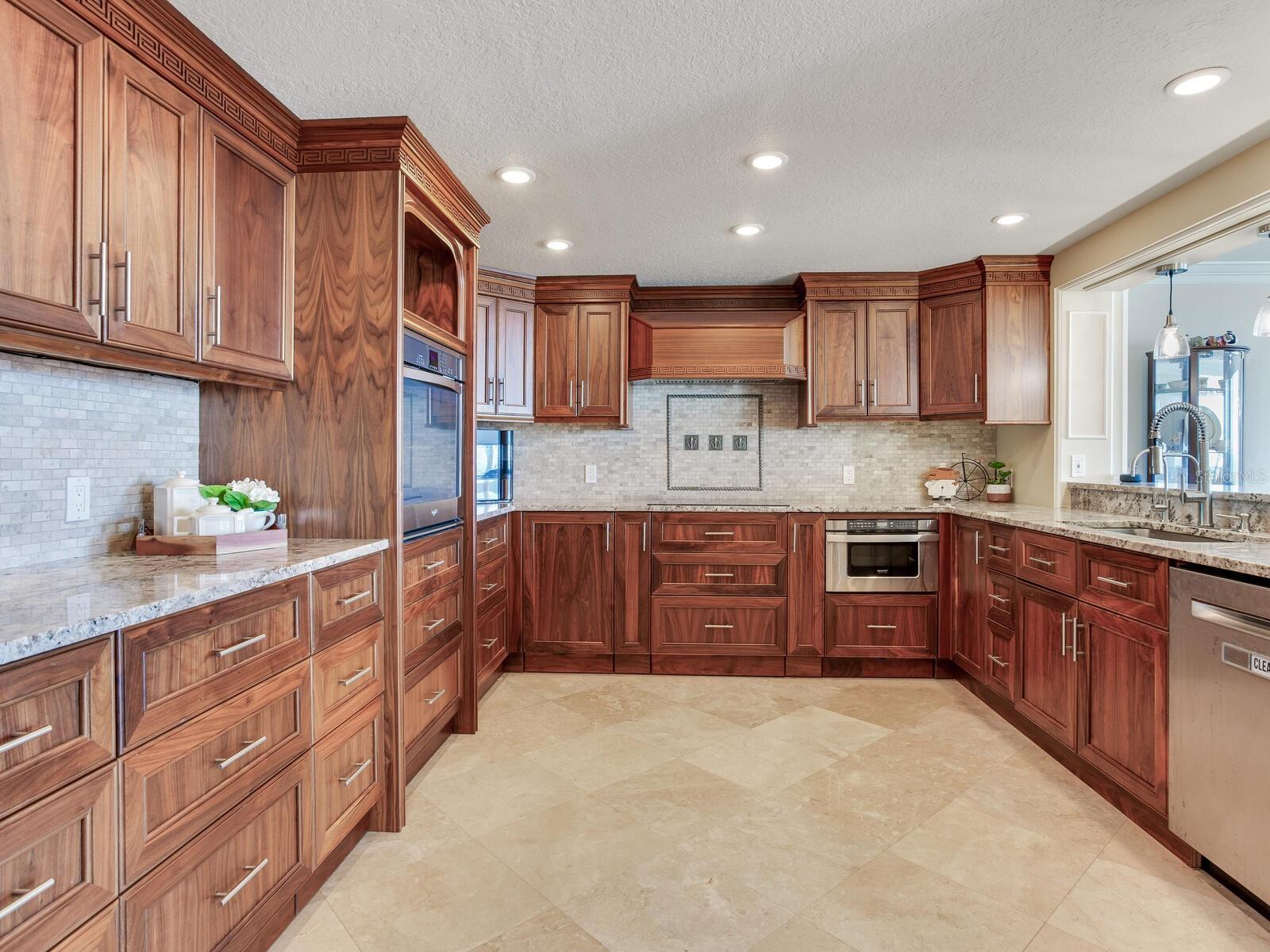 736 ISLAND WAY CONDO - Residential