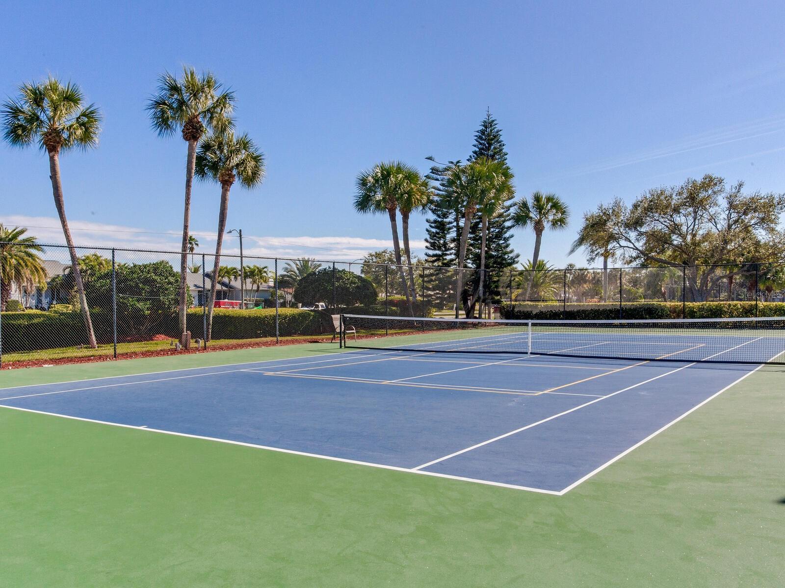 736 ISLAND WAY CONDO - Residential