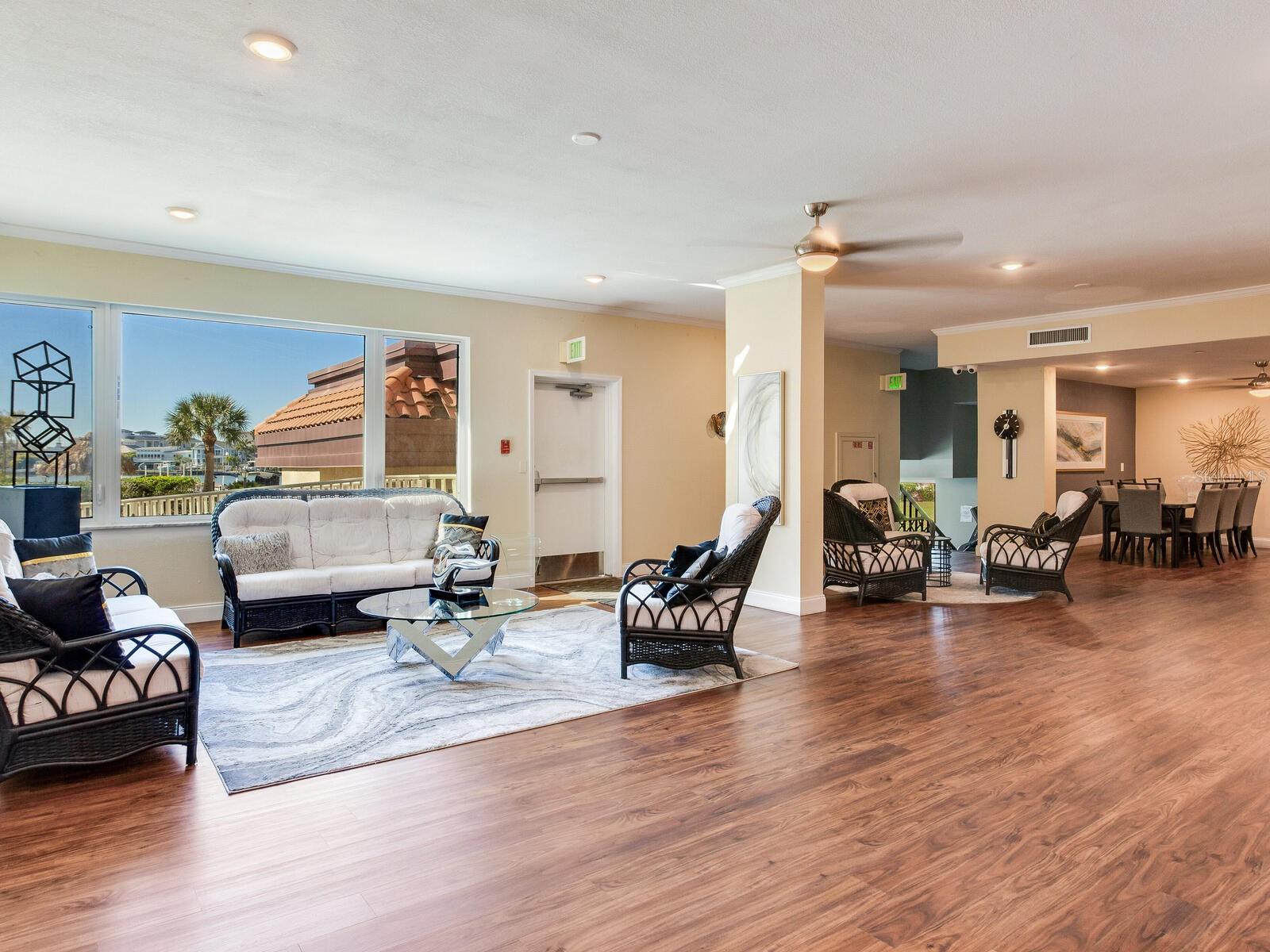 736 ISLAND WAY CONDO - Residential