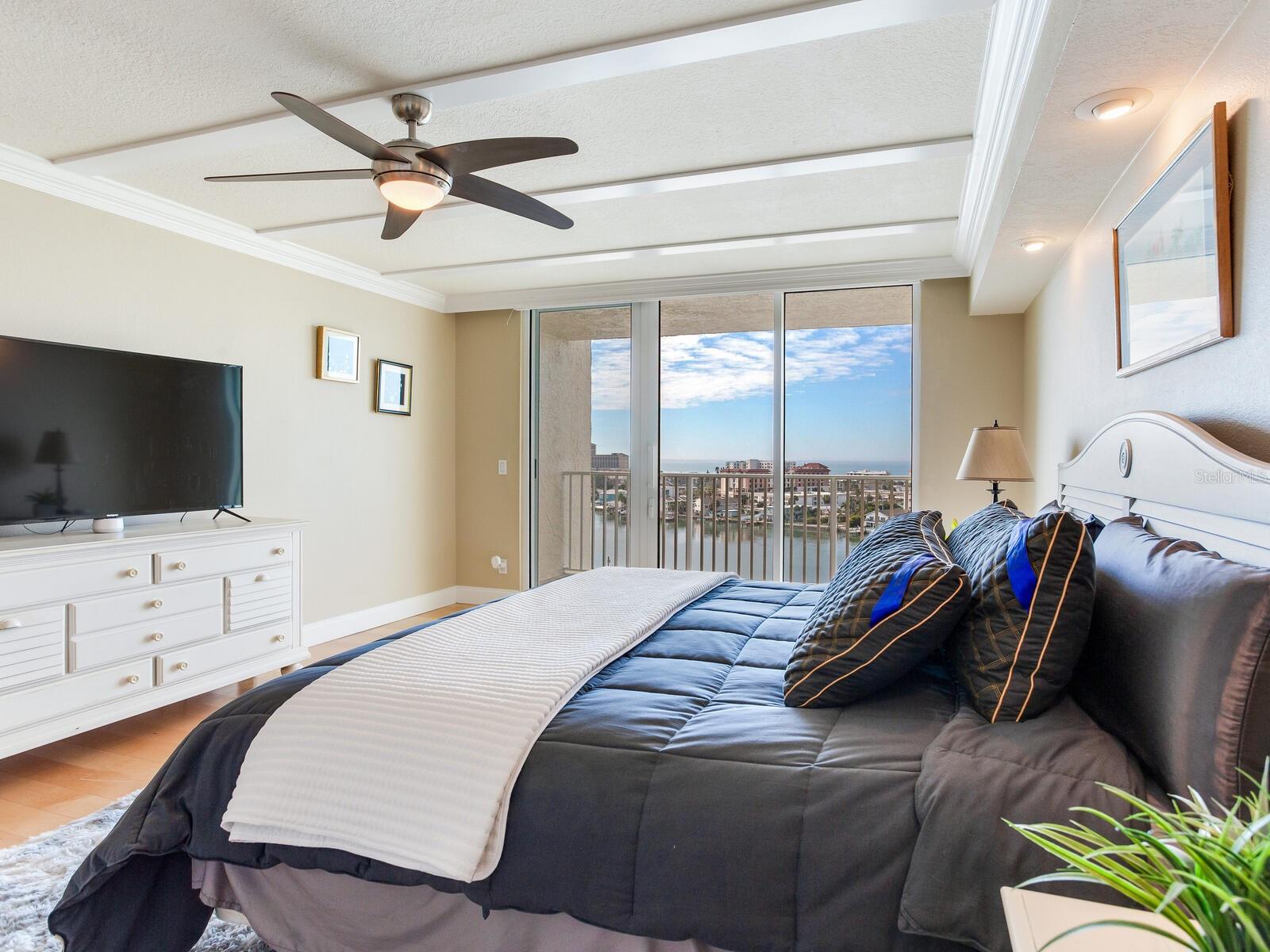 736 ISLAND WAY CONDO - Residential