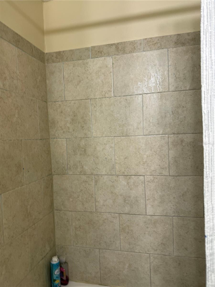 THE GREENS OF TOWNN COUNTRY - Residential