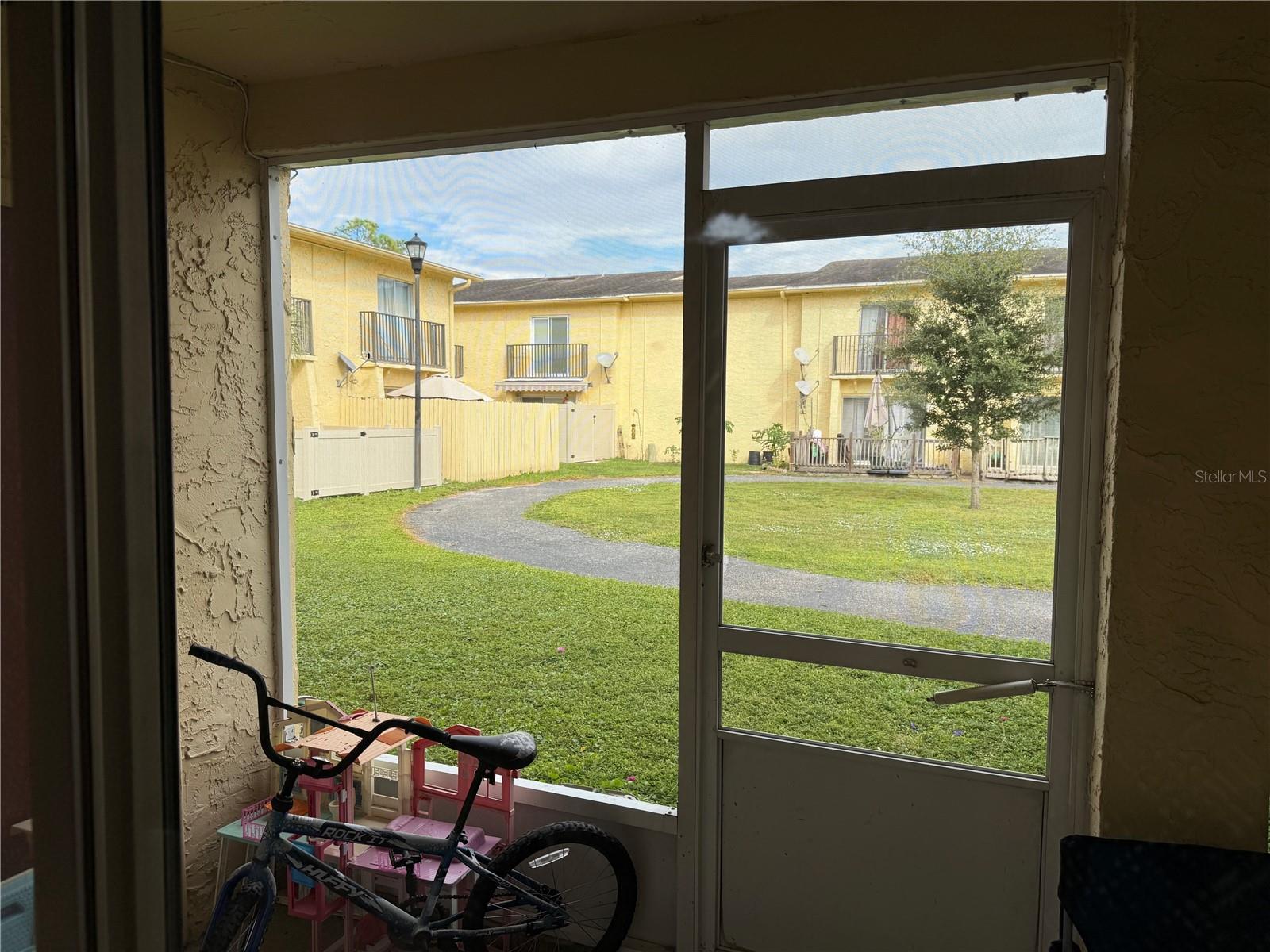 THE GREENS OF TOWNN COUNTRY - Residential