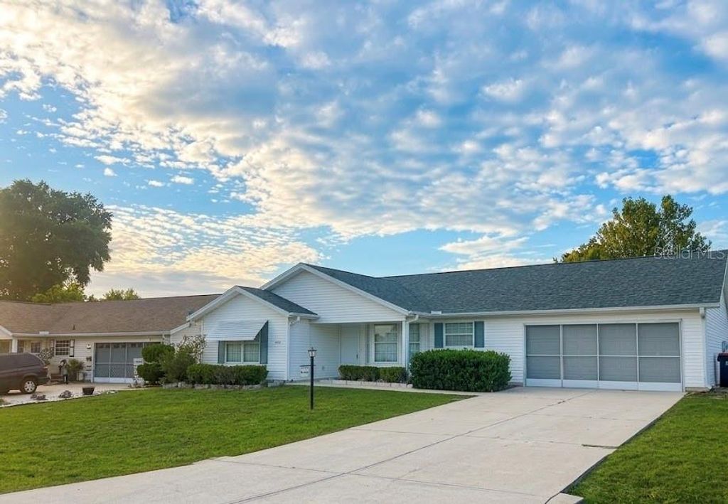 Photo of 8543 SW 65th Court Road, Ocala, FL 34476 (MLS # V4948673)