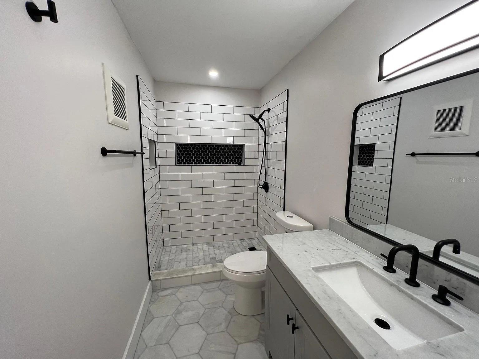 FOUR SEASONS CONDO - Residential Lease