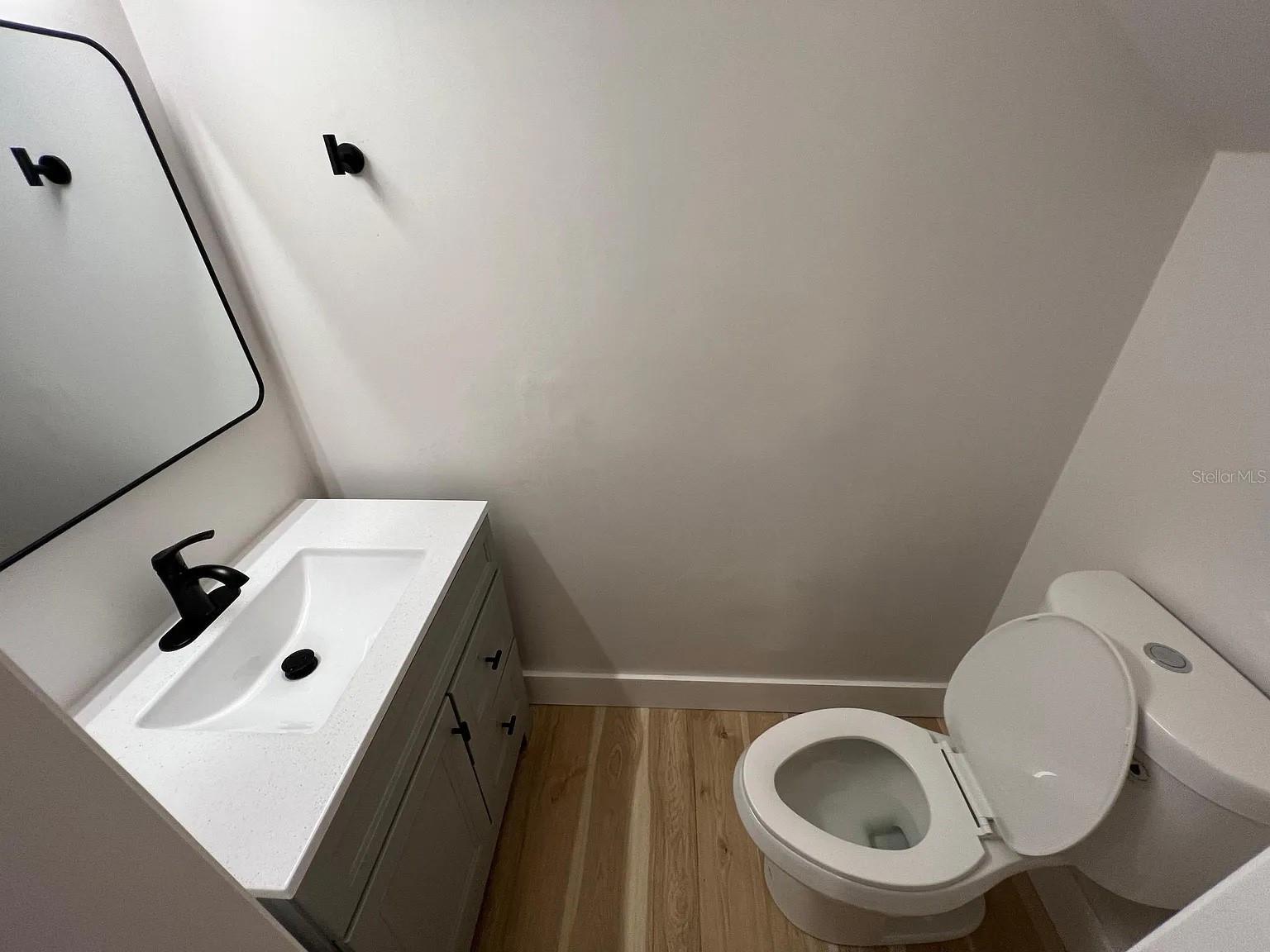 FOUR SEASONS CONDO - Residential Lease