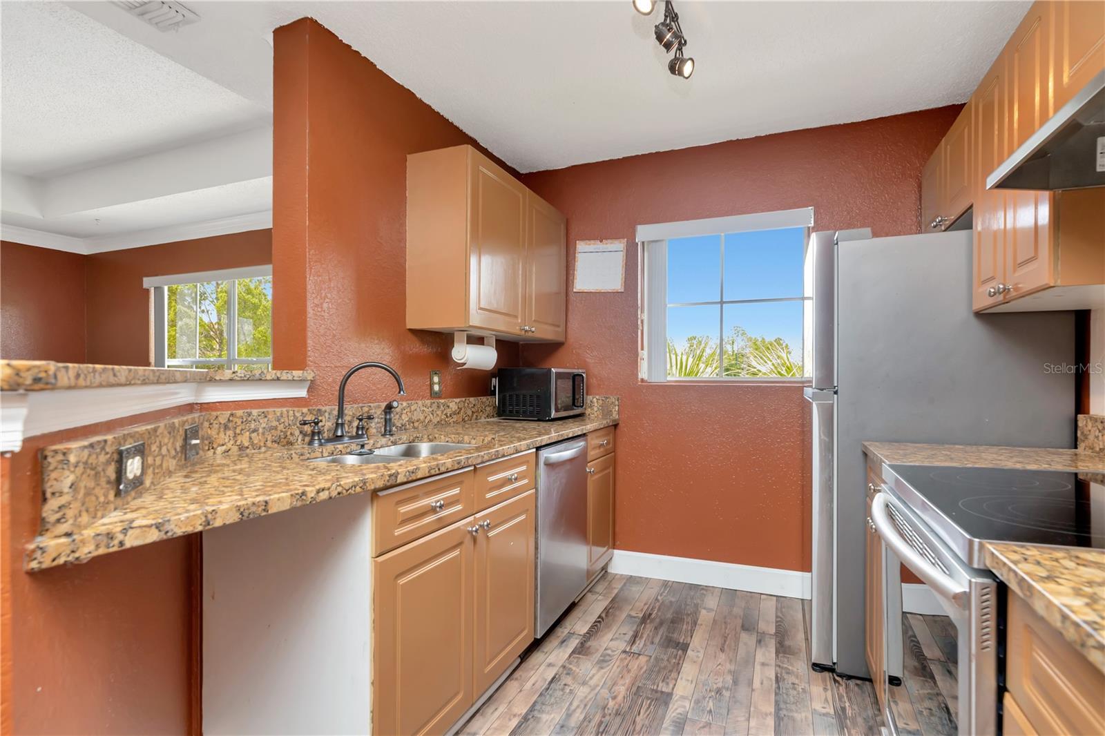 THE ENCLAVE AT RICHMOND PLACE - Residential