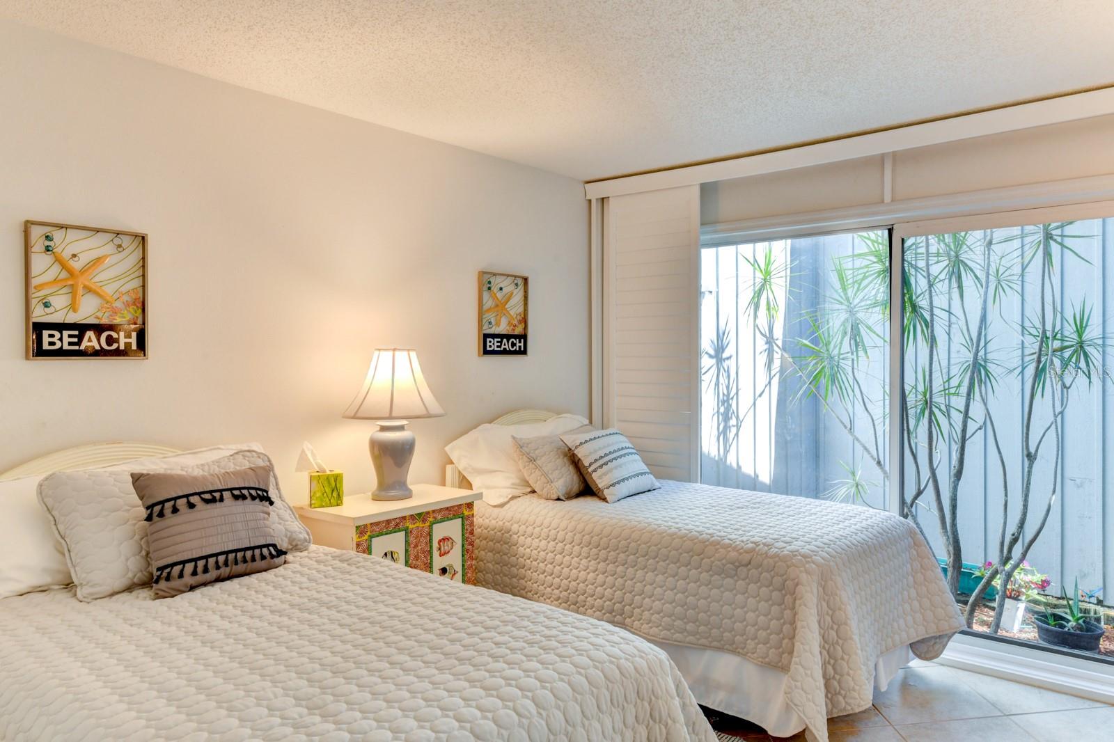 HARBOUR TOWNE - Residential Lease