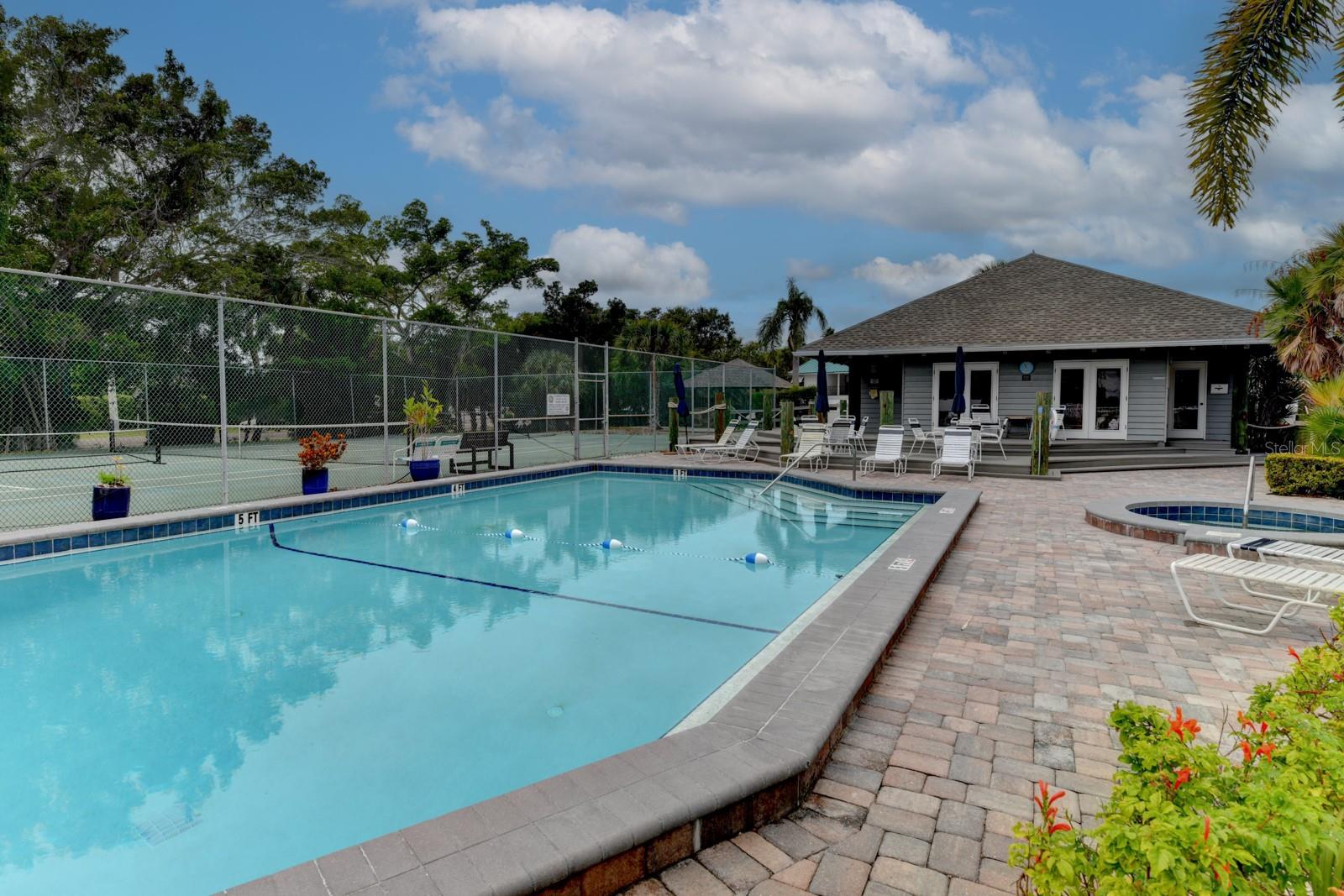 HARBOUR TOWNE - Residential Lease