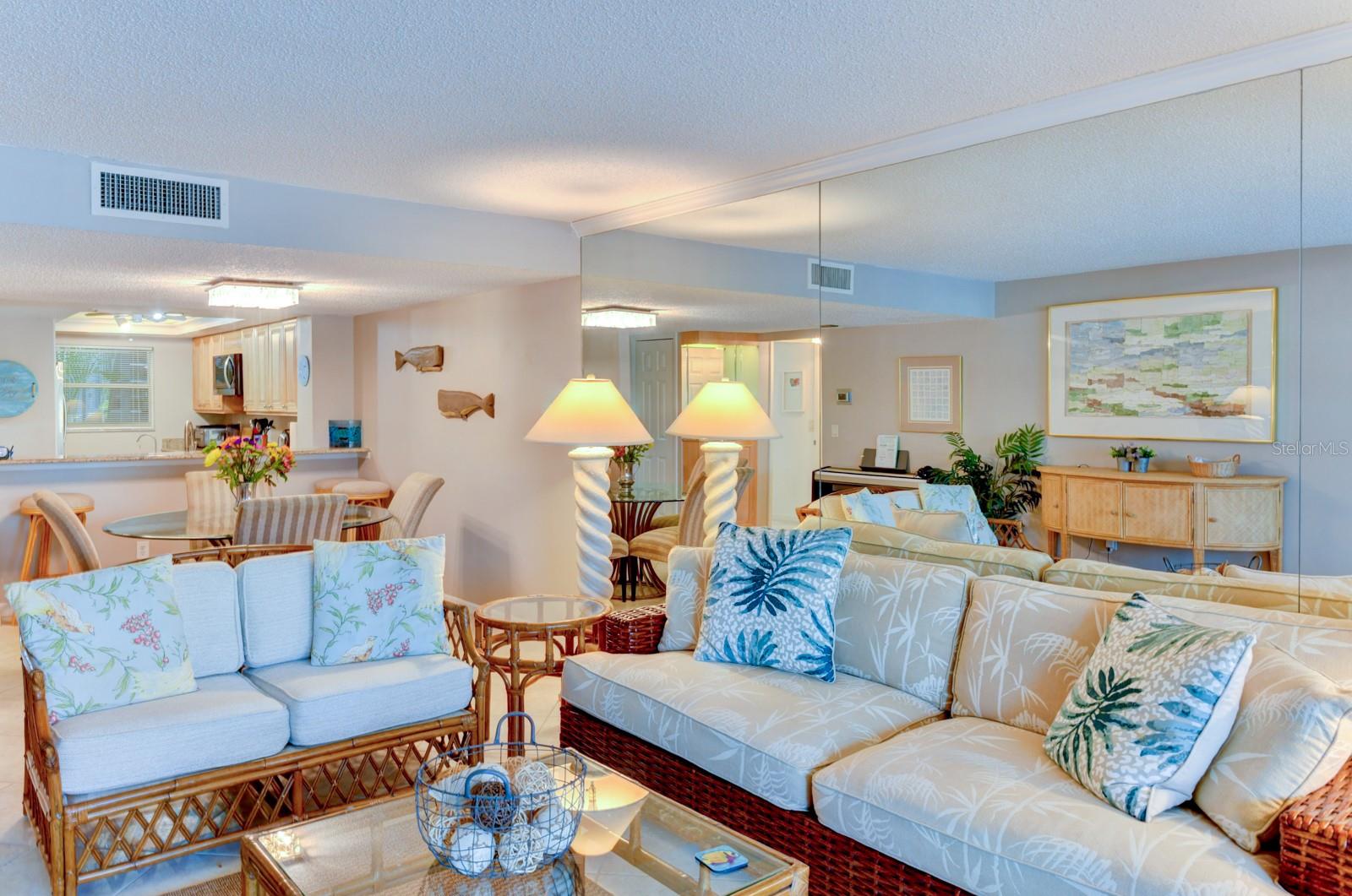 HARBOUR TOWNE - Residential Lease
