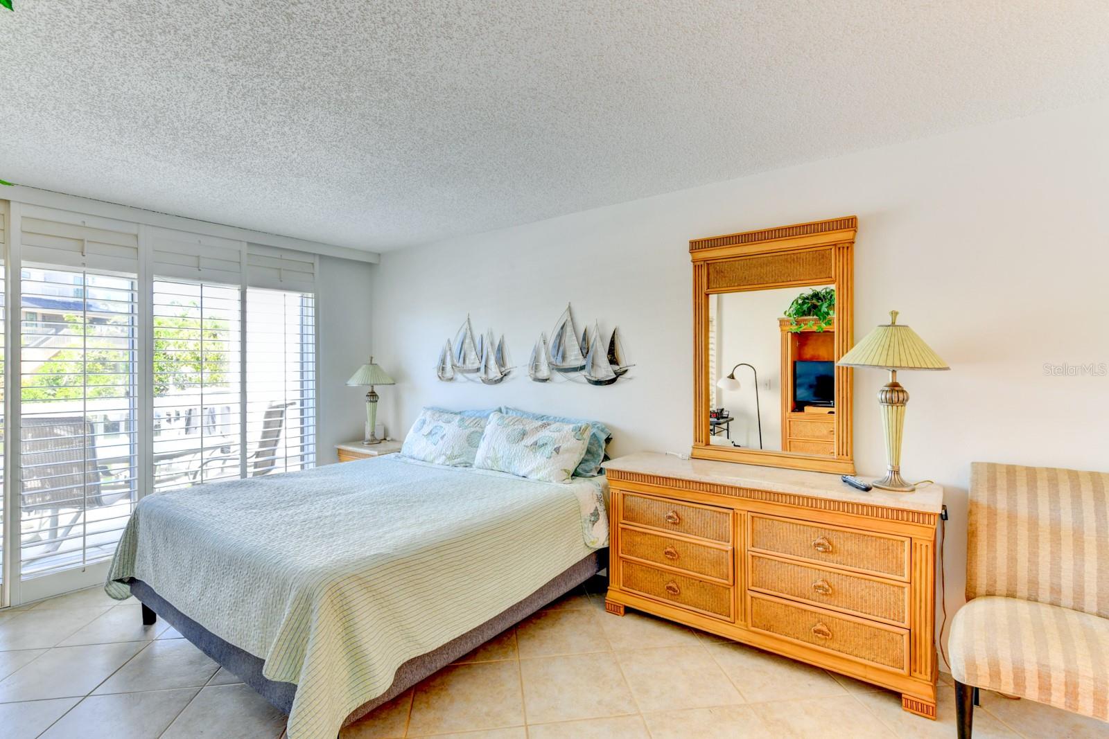 HARBOUR TOWNE - Residential Lease