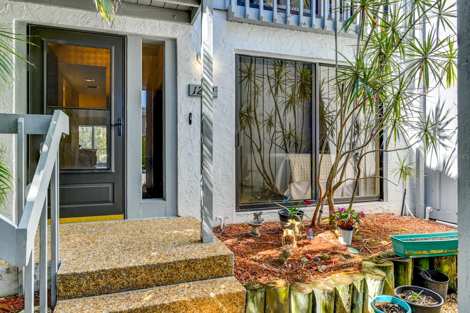 HARBOUR TOWNE - Residential Lease