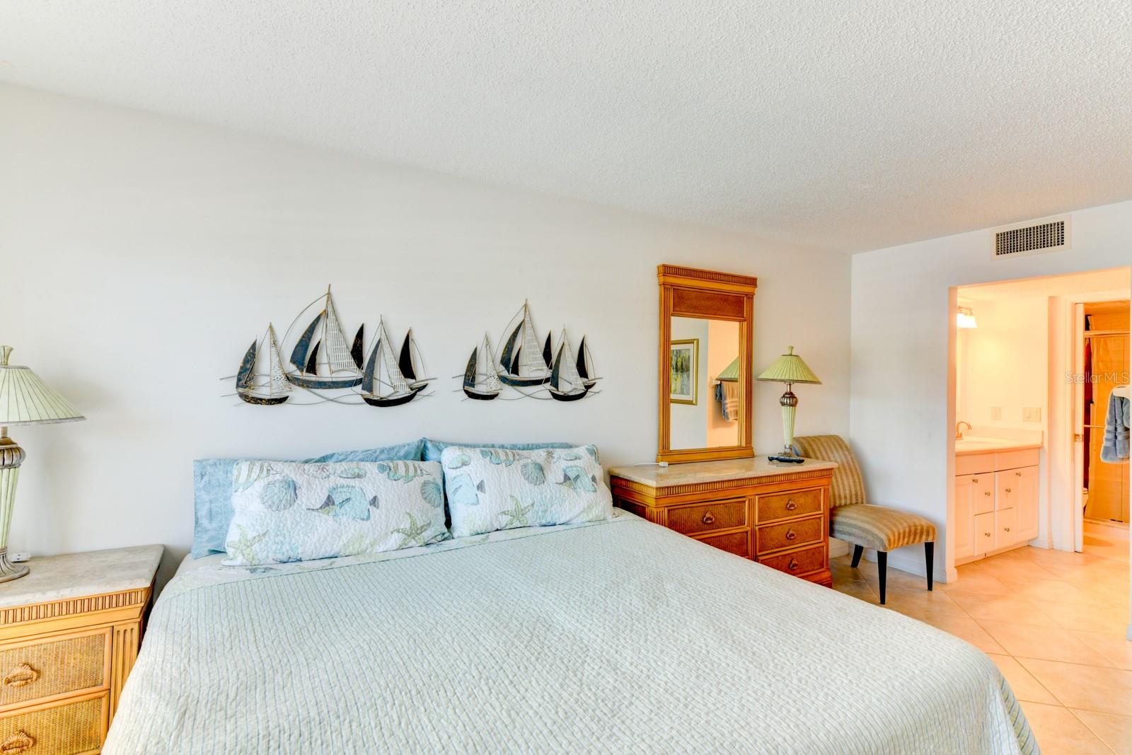 HARBOUR TOWNE - Residential Lease