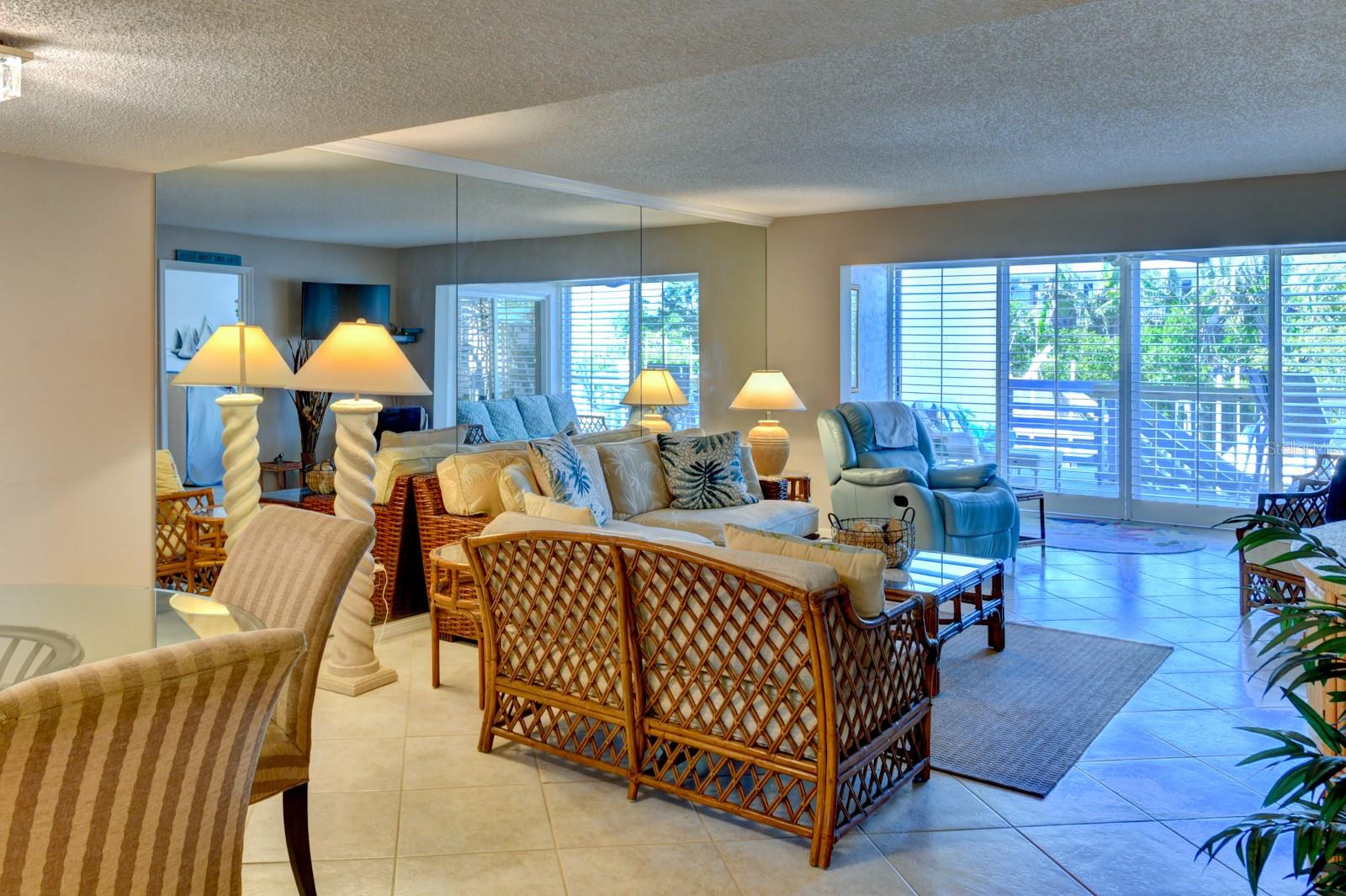 HARBOUR TOWNE - Residential Lease