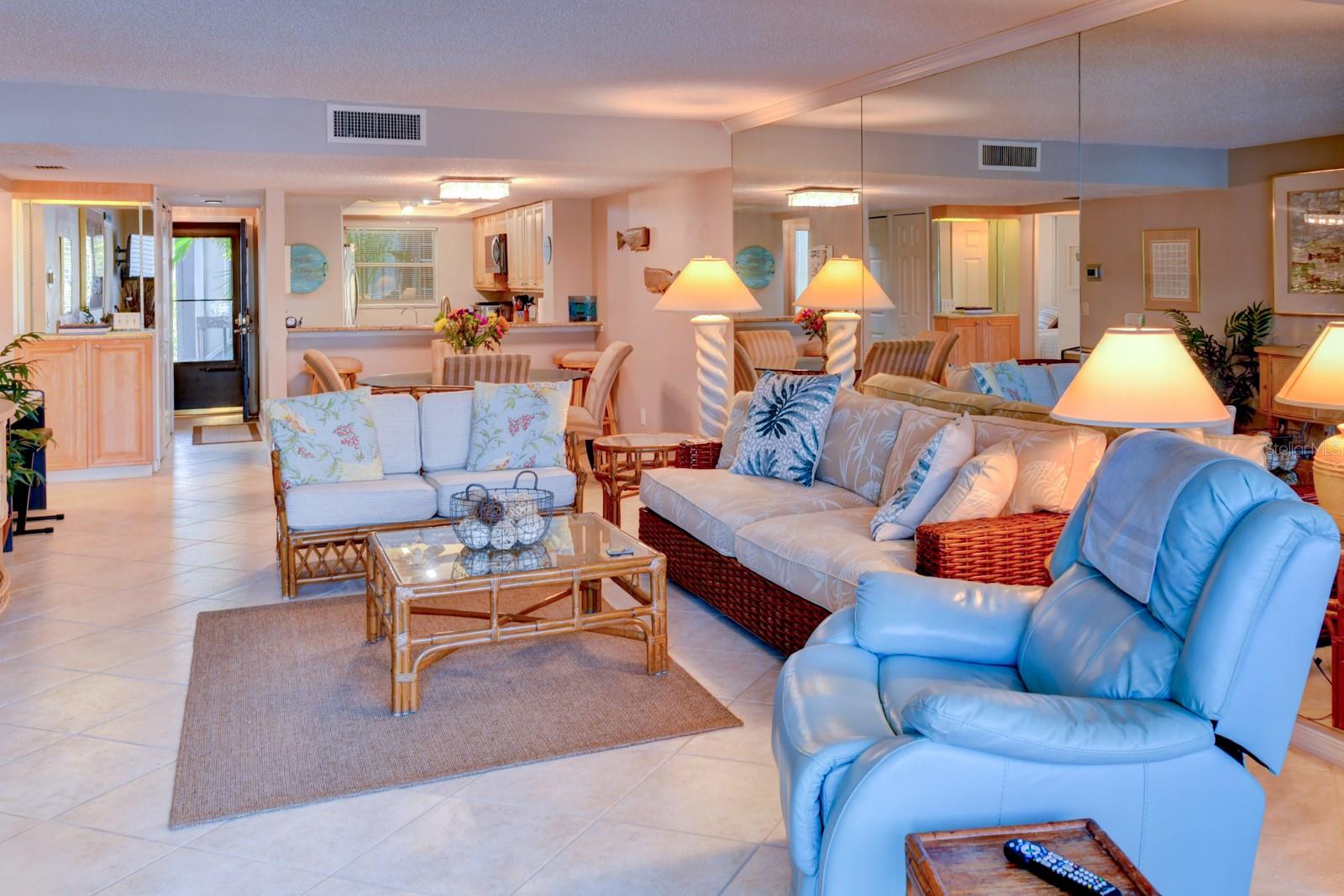 HARBOUR TOWNE - Residential Lease