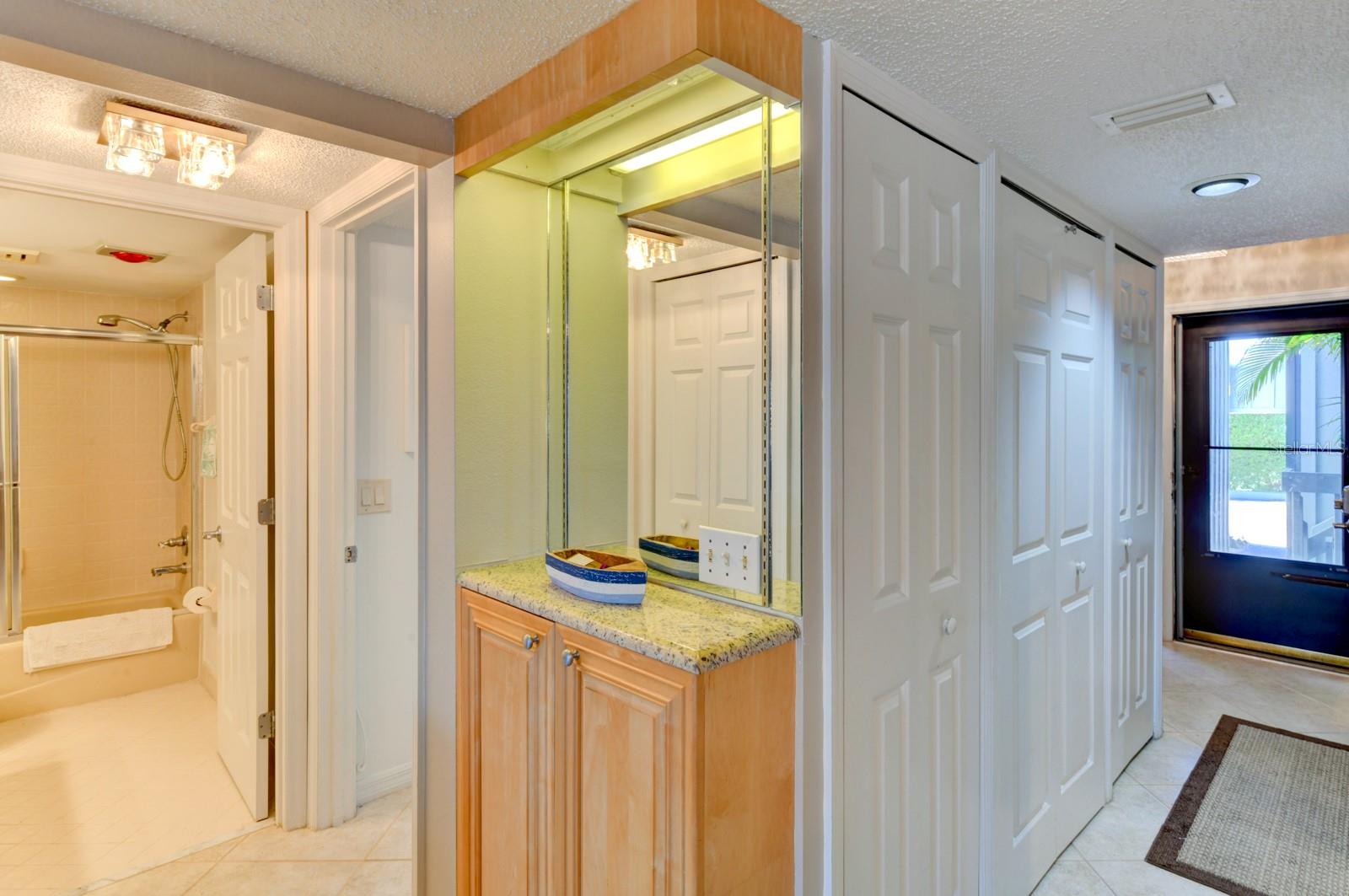 HARBOUR TOWNE - Residential Lease