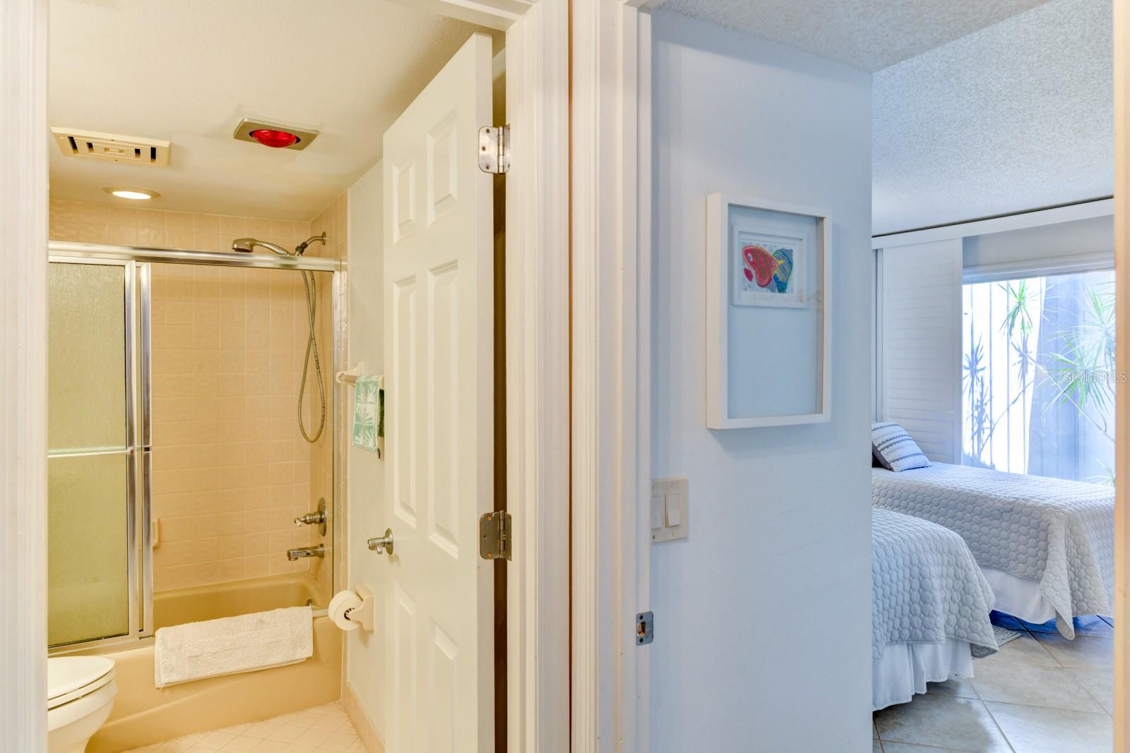 HARBOUR TOWNE - Residential Lease
