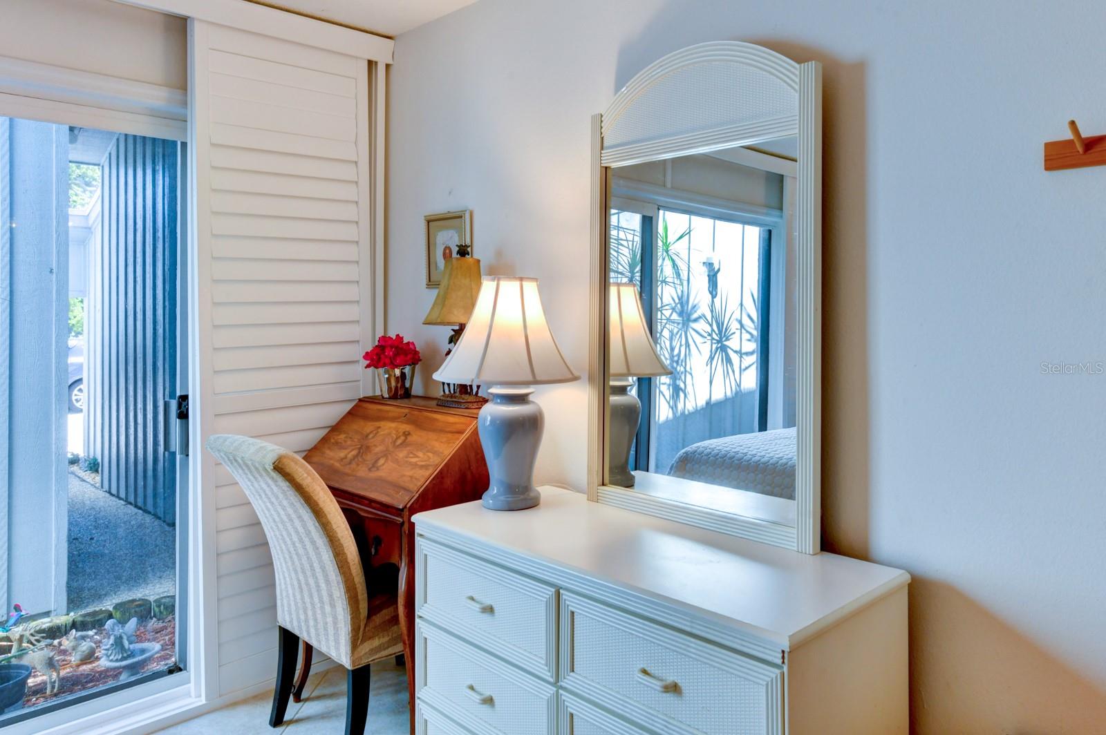 HARBOUR TOWNE - Residential Lease