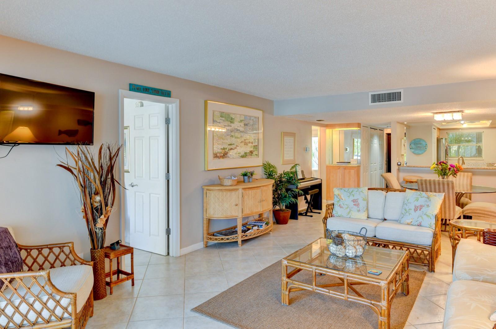 HARBOUR TOWNE - Residential Lease