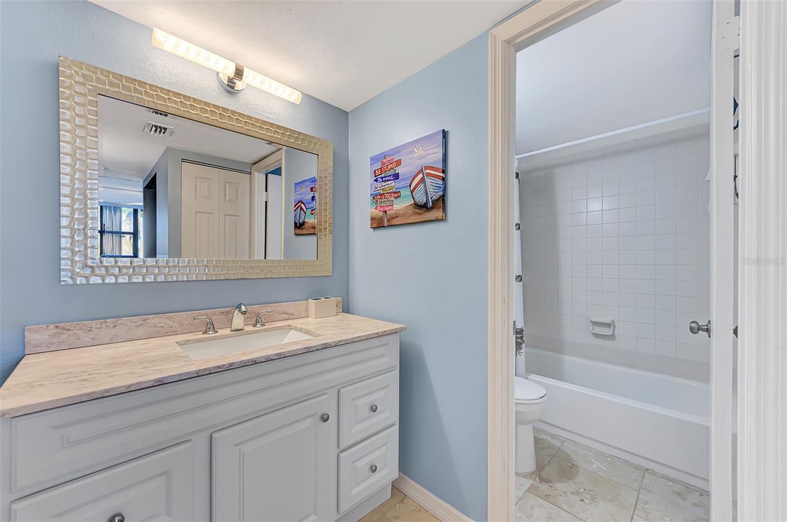 HARBOR TOWERS Y & R - Residential Lease