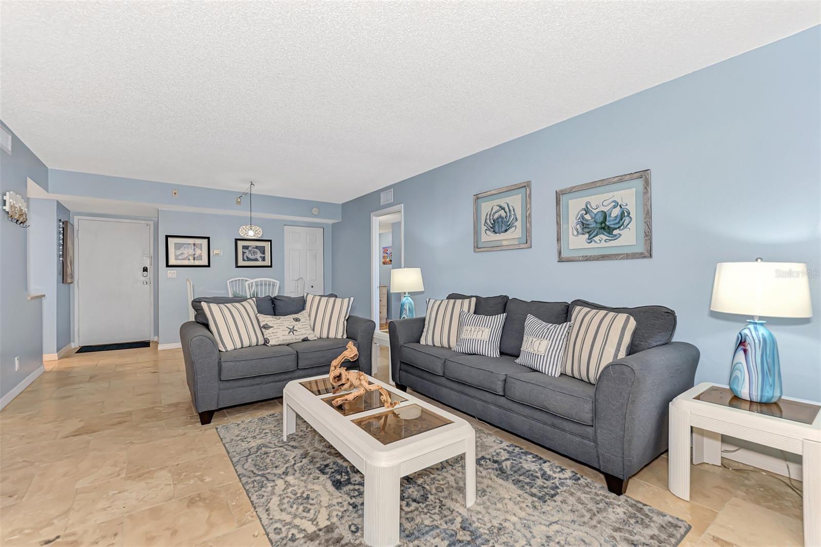 HARBOR TOWERS Y & R - Residential Lease