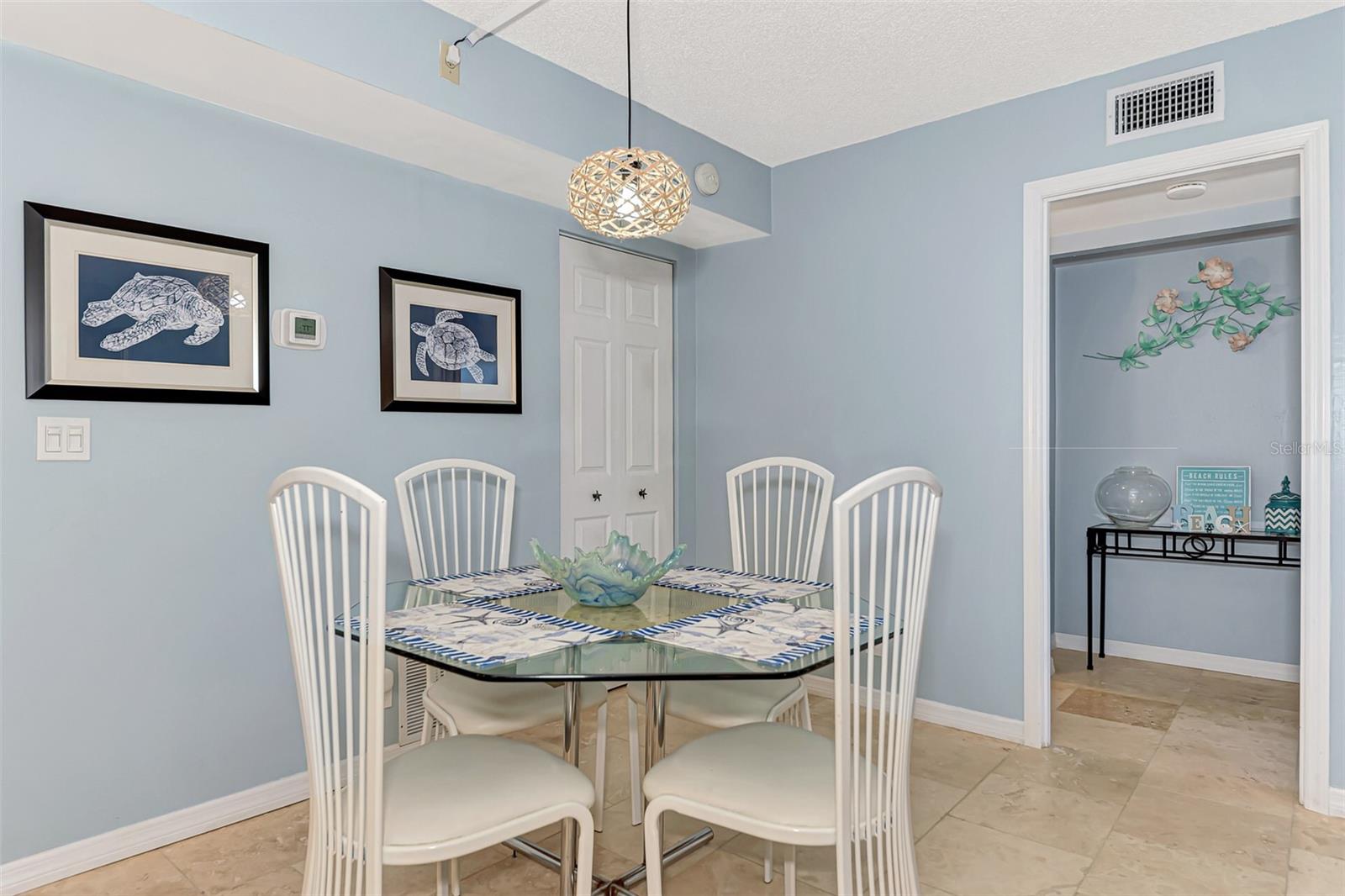 HARBOR TOWERS Y & R - Residential Lease