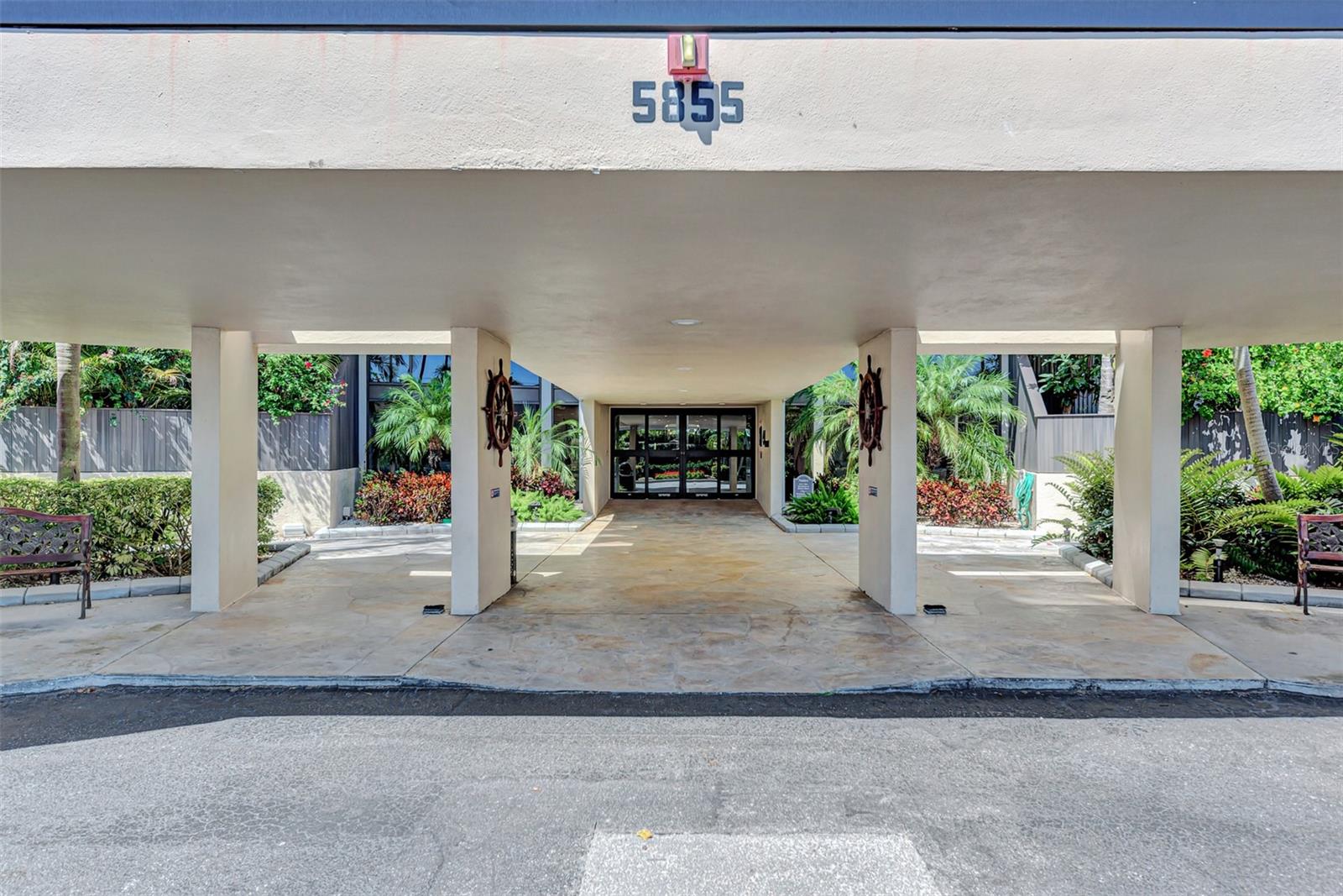 HARBOR TOWERS Y & R - Residential Lease